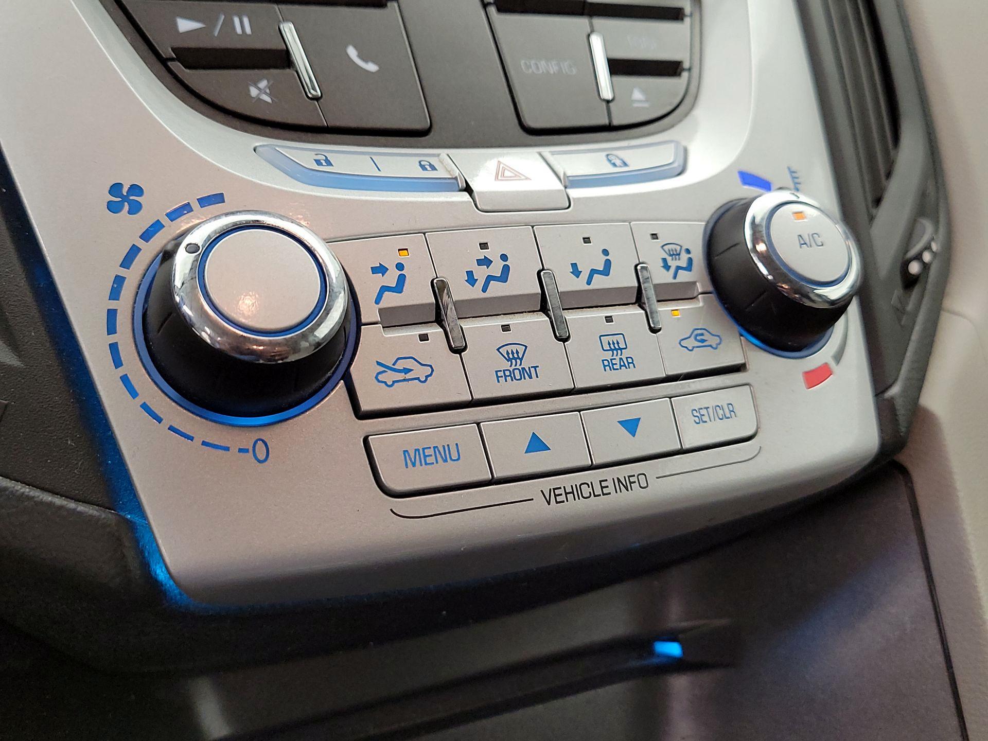 Thumbnail: 2015 Chevrolet Equinox - 16