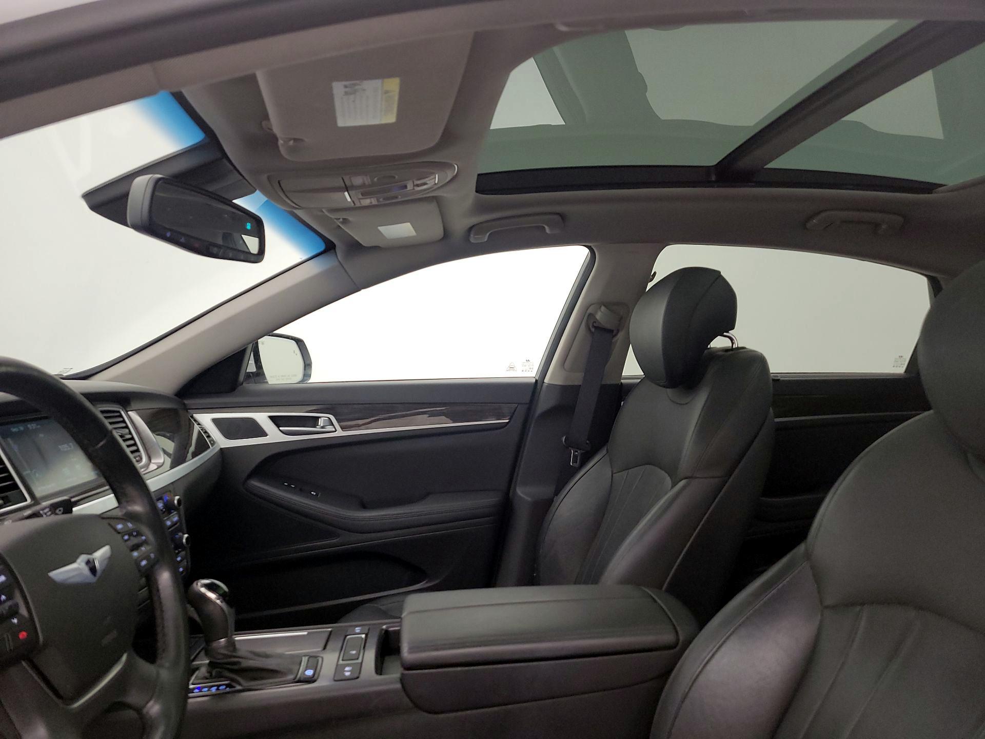 Thumbnail: 2015 Hyundai Genesis - 19