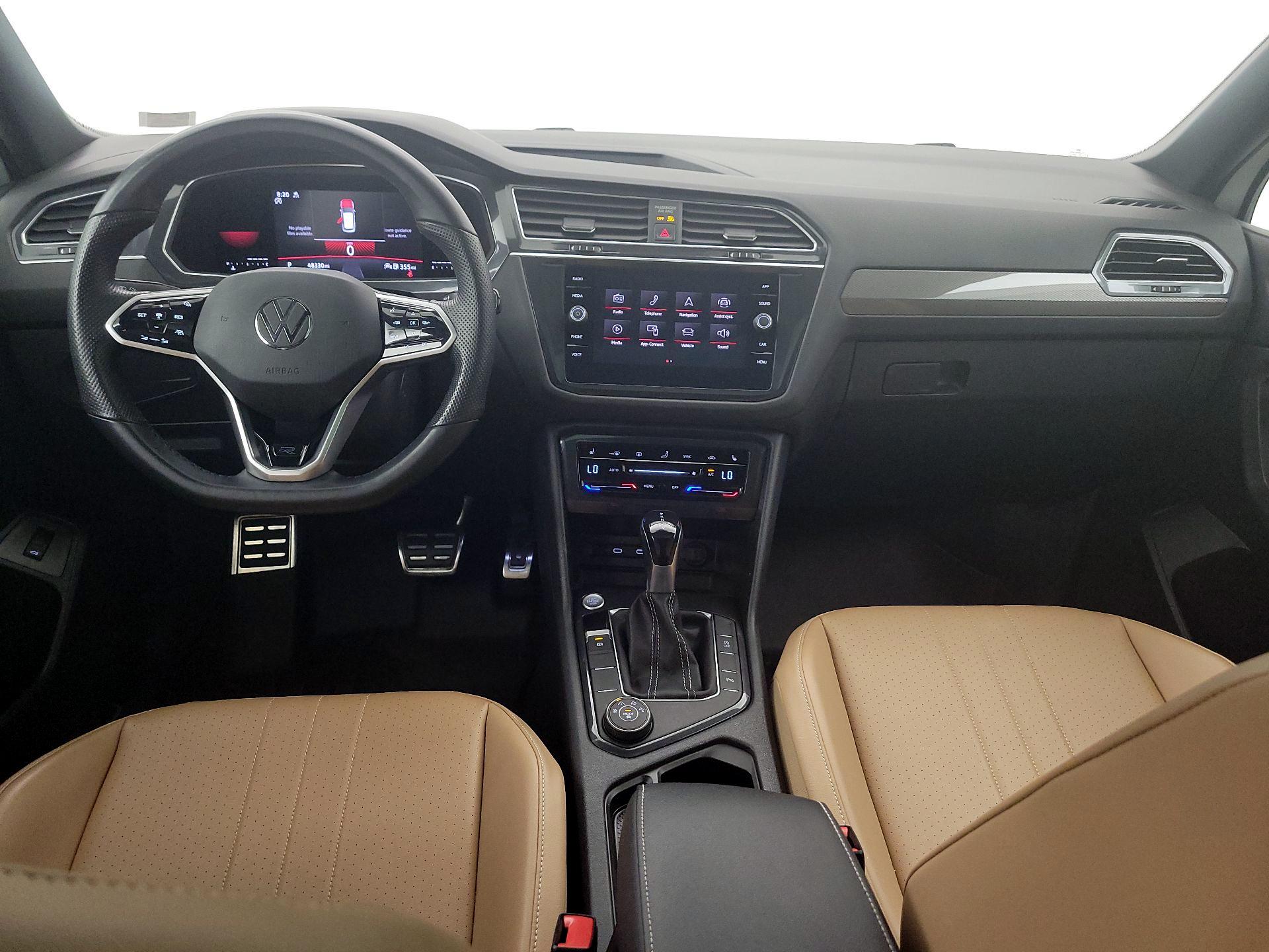 Thumbnail: 2022 Volkswagen Tiguan - 9