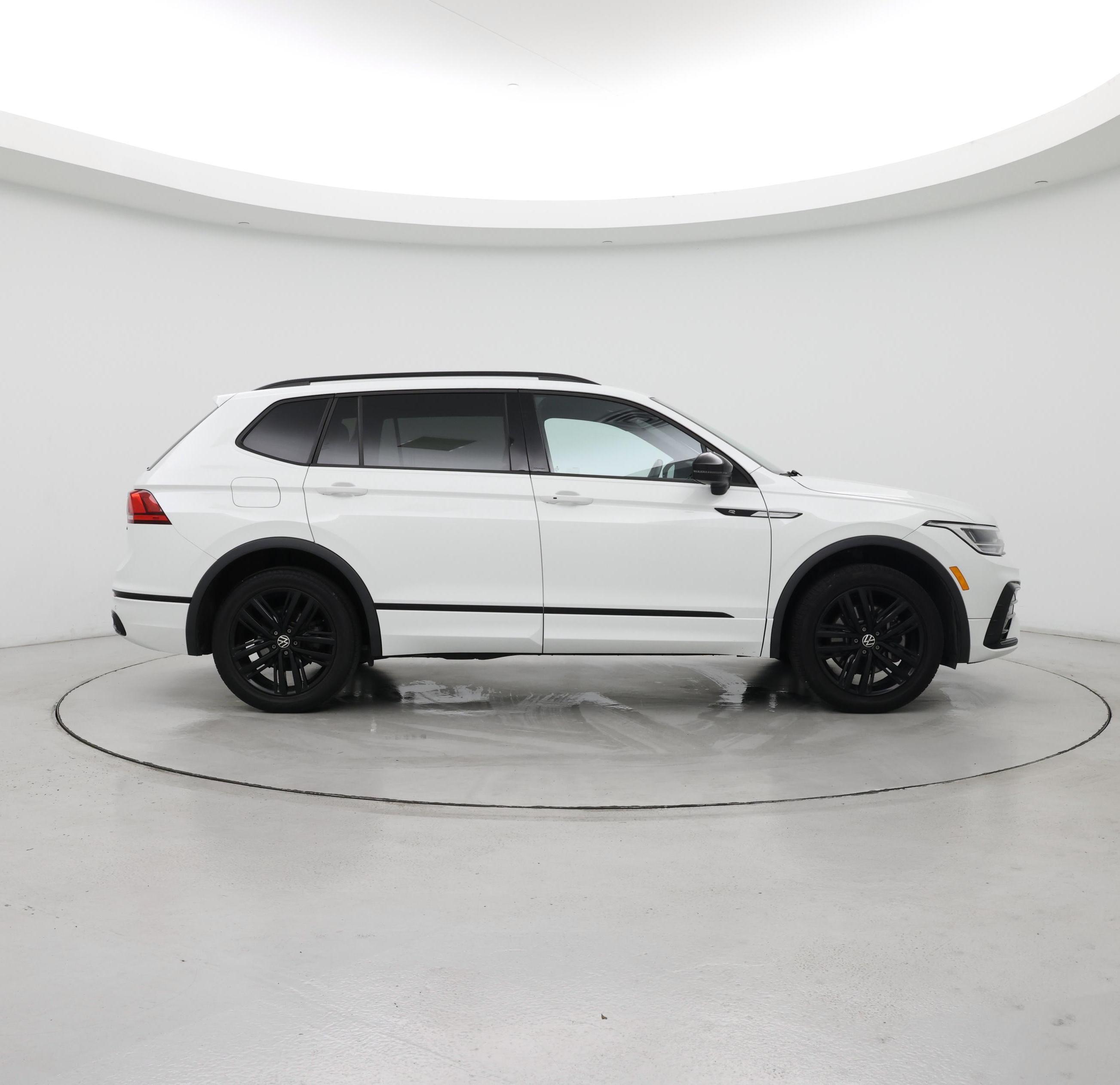 Thumbnail: 2022 Volkswagen Tiguan - 7