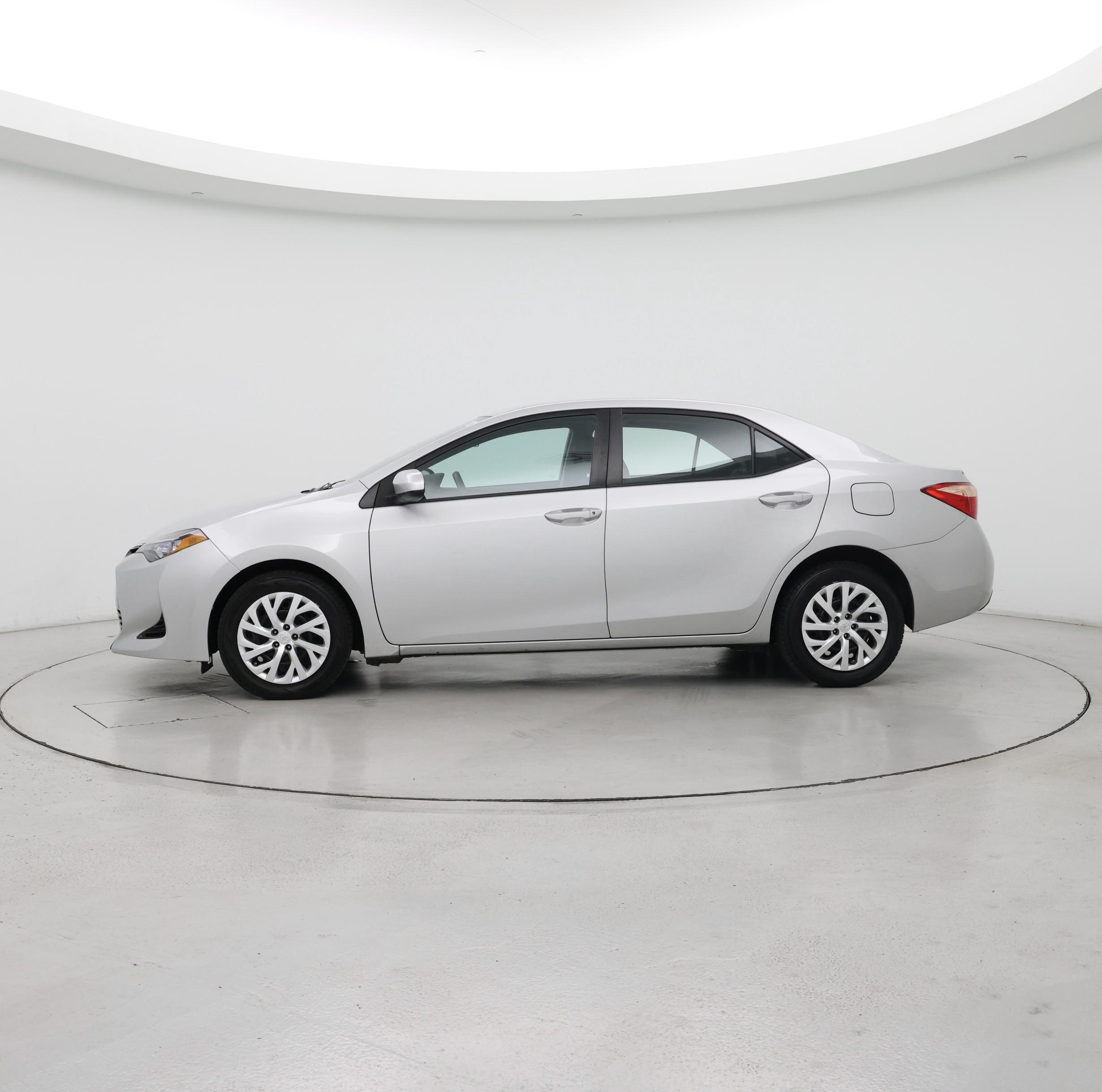 Thumbnail: 2017 Toyota Corolla - 3