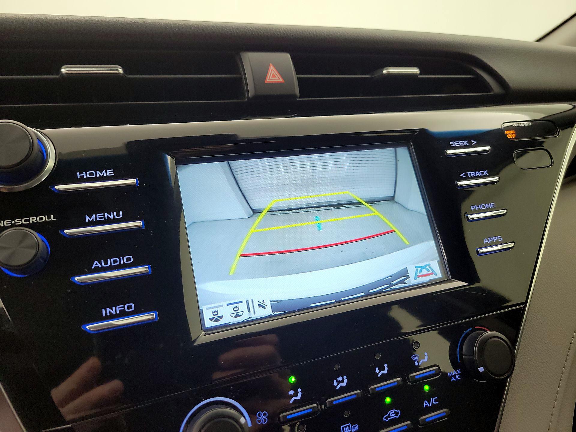 Thumbnail: 2018 Toyota Camry - 14