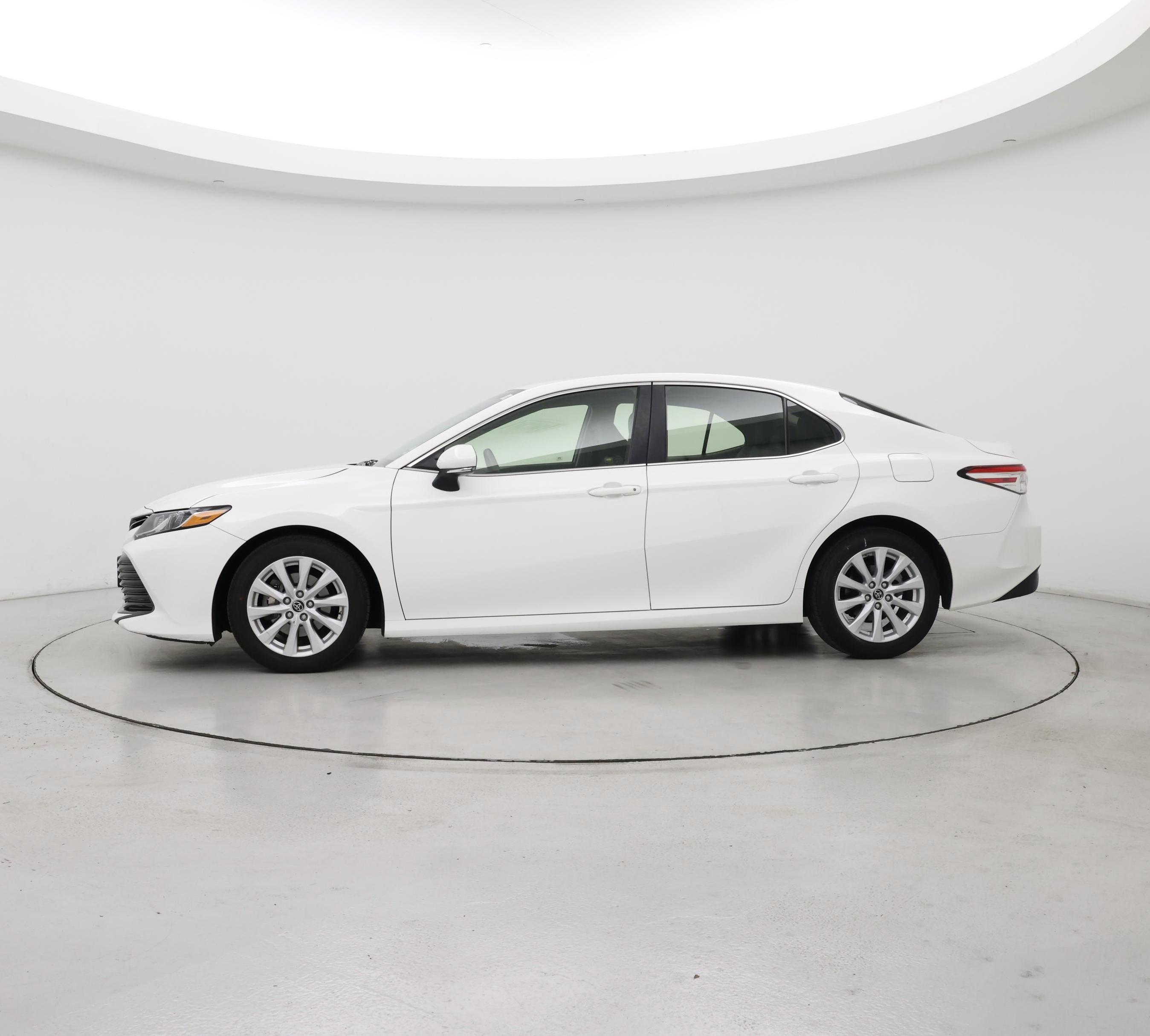 Thumbnail: 2018 Toyota Camry - 3