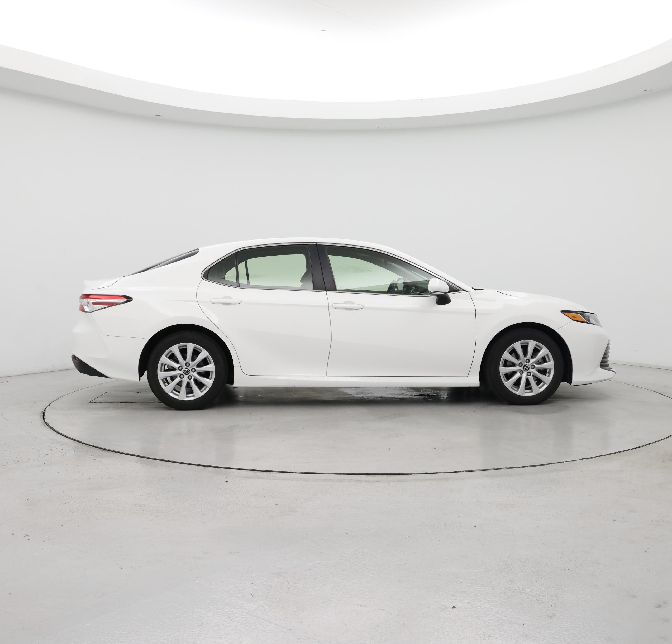 Thumbnail: 2018 Toyota Camry - 7