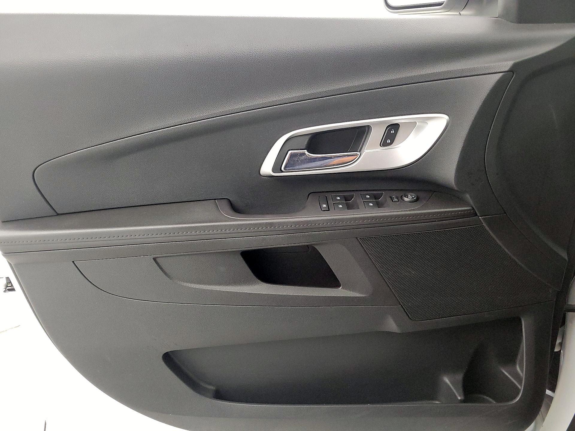 Thumbnail: 2017 Chevrolet Equinox - 12