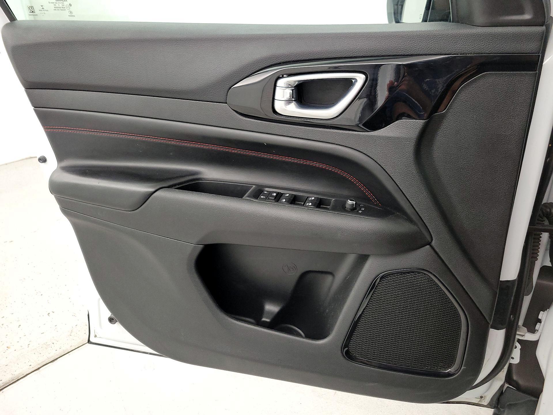 Thumbnail: 2022 Jeep Compass - 12