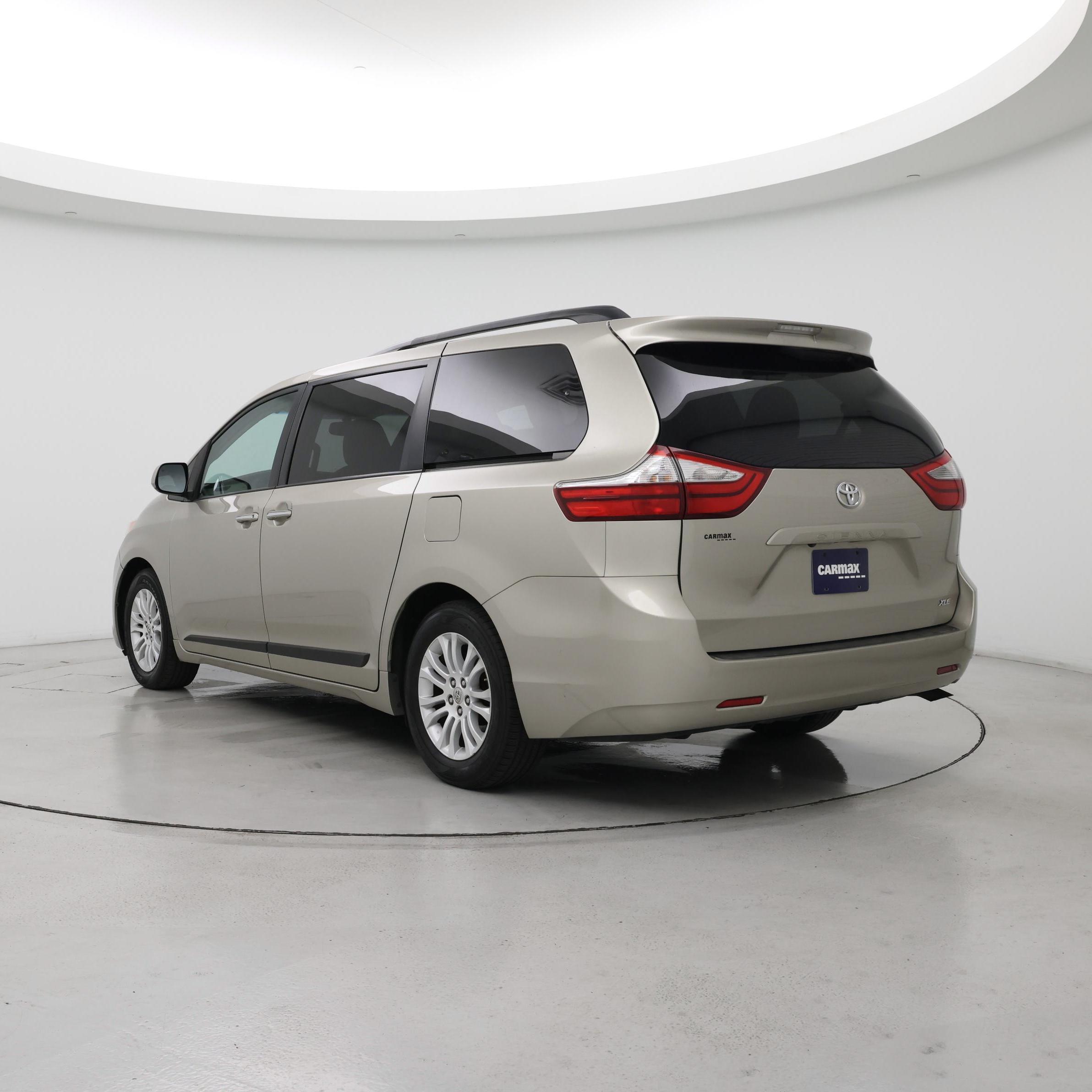 Thumbnail: 2015 Toyota Sienna - 2