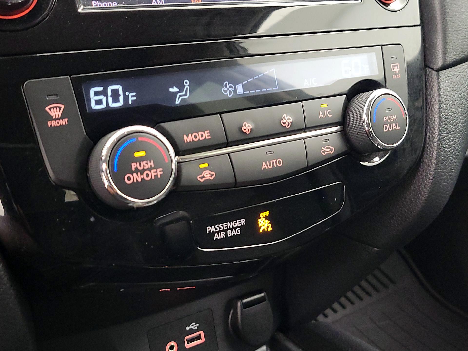 Thumbnail: 2018 Nissan Rogue - 17