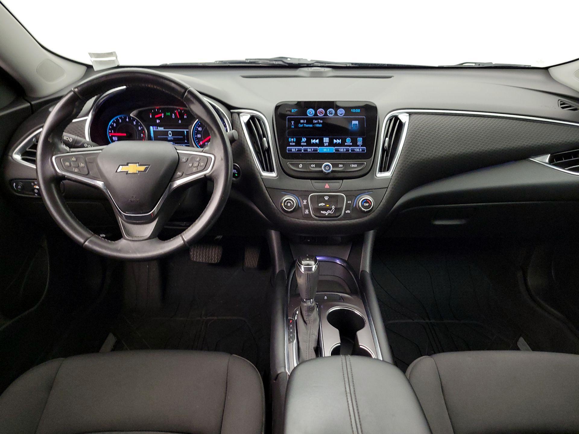 Thumbnail: 2018 Chevrolet Malibu - 9
