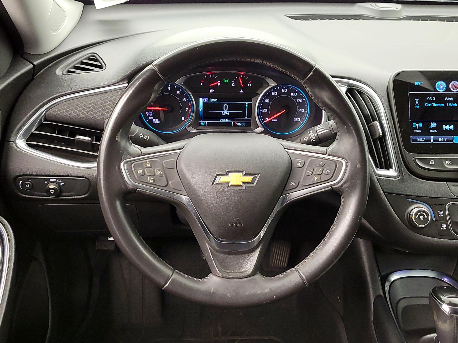 Thumbnail: 2018 Chevrolet Malibu - 10