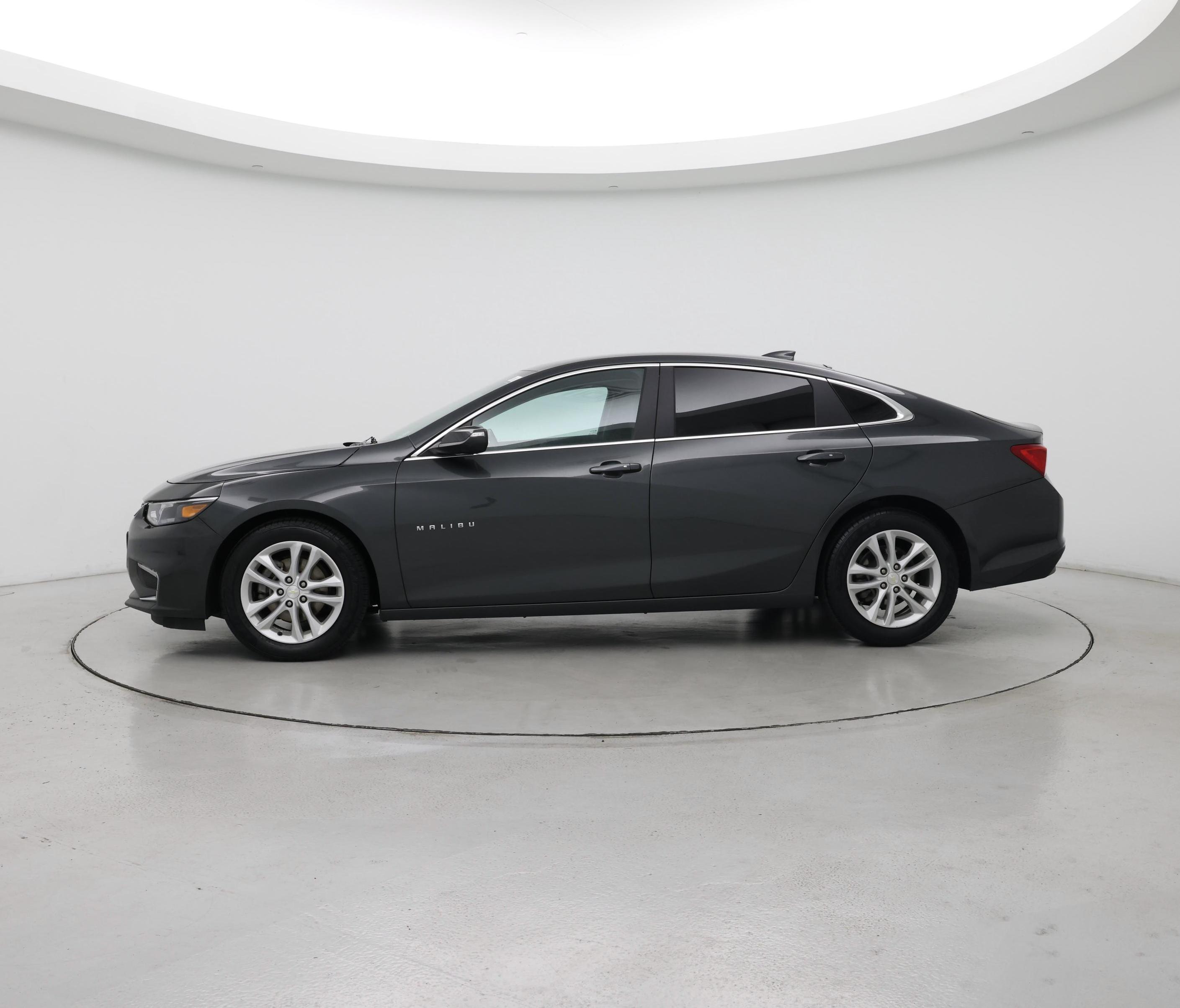 Thumbnail: 2018 Chevrolet Malibu - 3