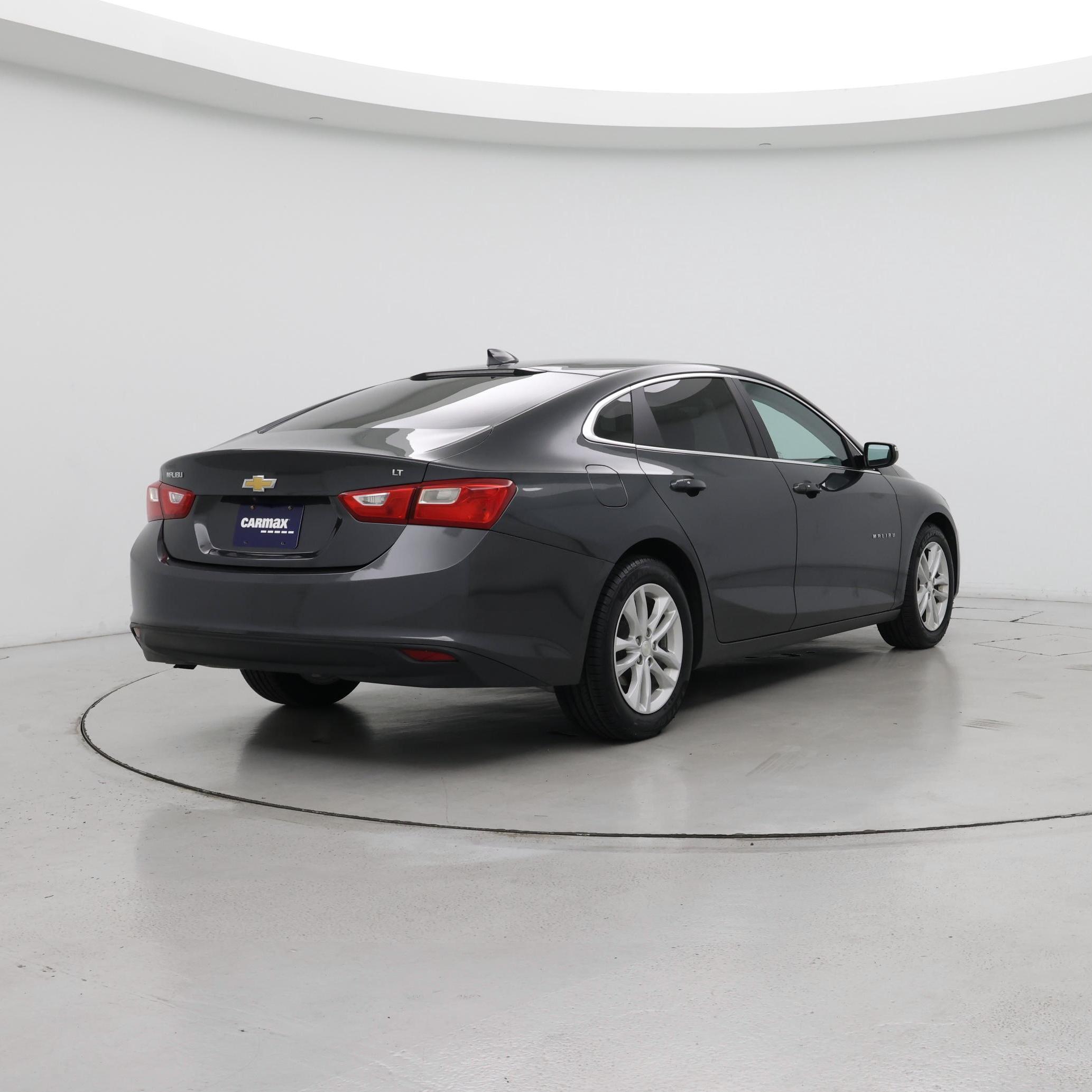 Thumbnail: 2018 Chevrolet Malibu - 8