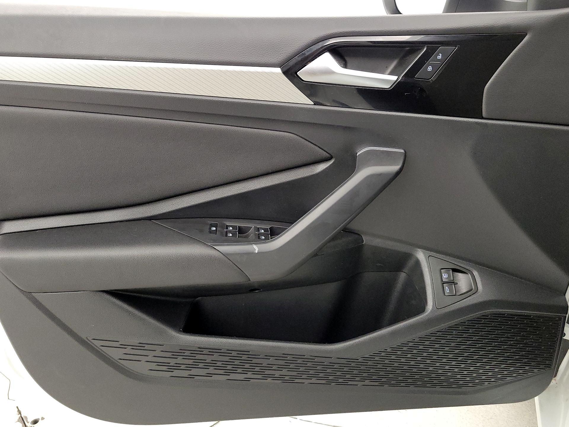 Thumbnail: 2021 Volkswagen Jetta - 12