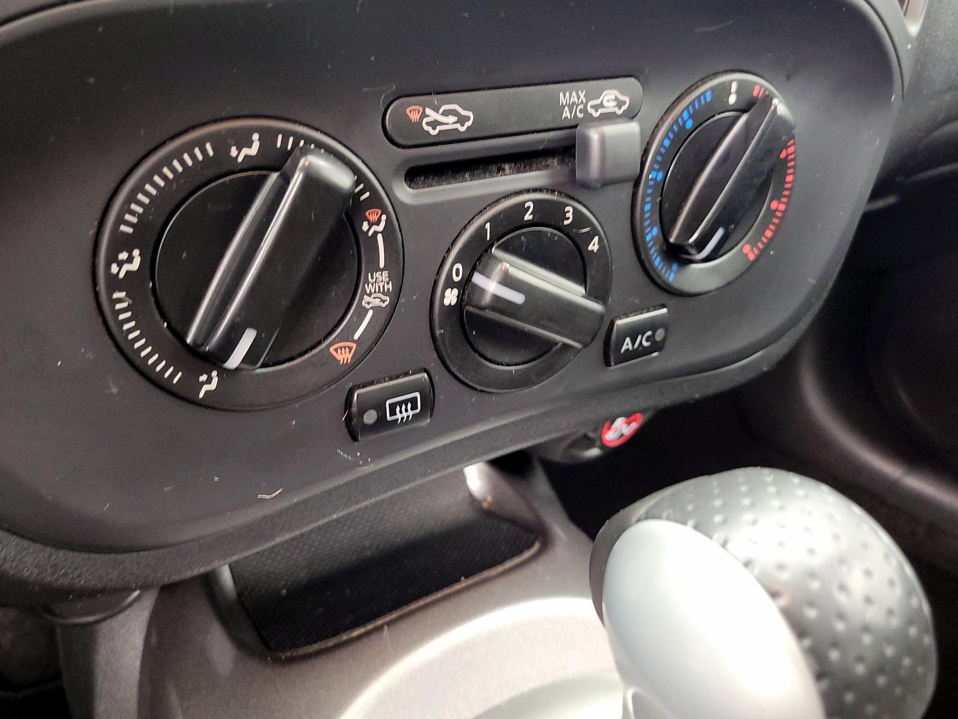 Thumbnail: 2014 Nissan Juke - 15