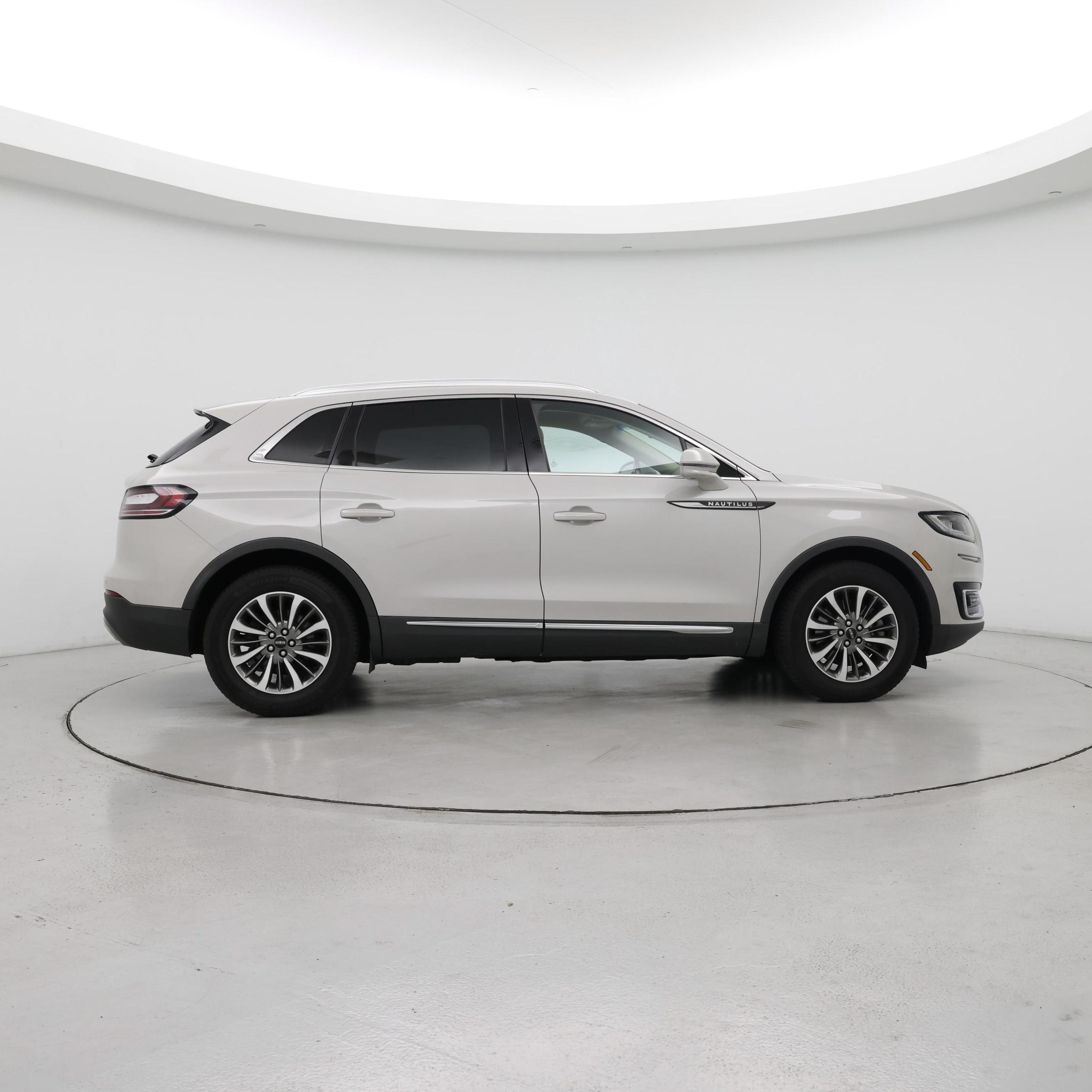 Thumbnail: 2020 Lincoln Nautilus - 7