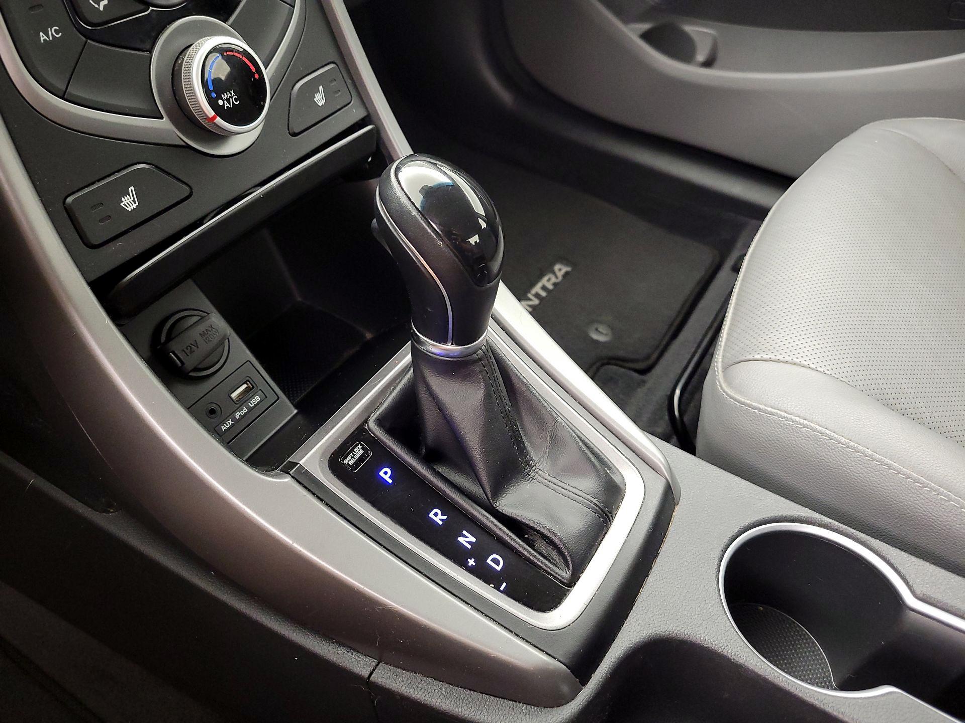 Thumbnail: 2015 Hyundai Elantra - 17