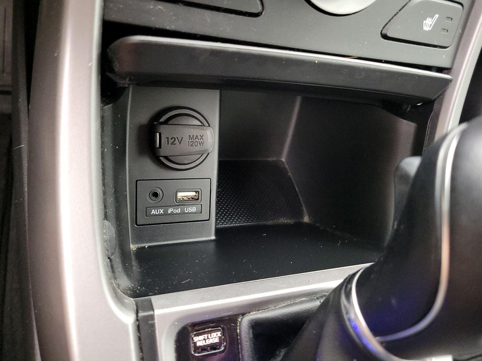 Thumbnail: 2015 Hyundai Elantra - 18