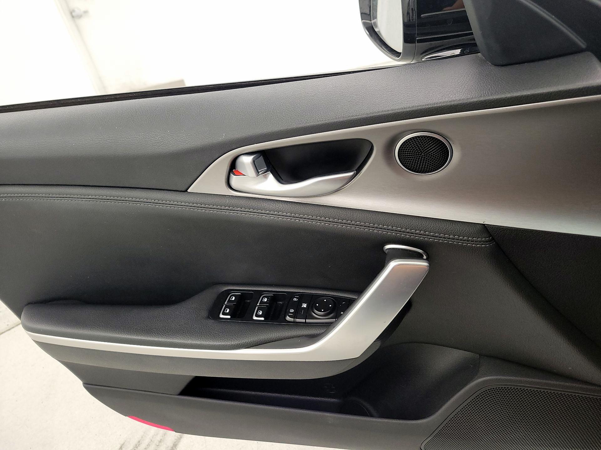 Thumbnail: 2019 Kia Stinger - 12