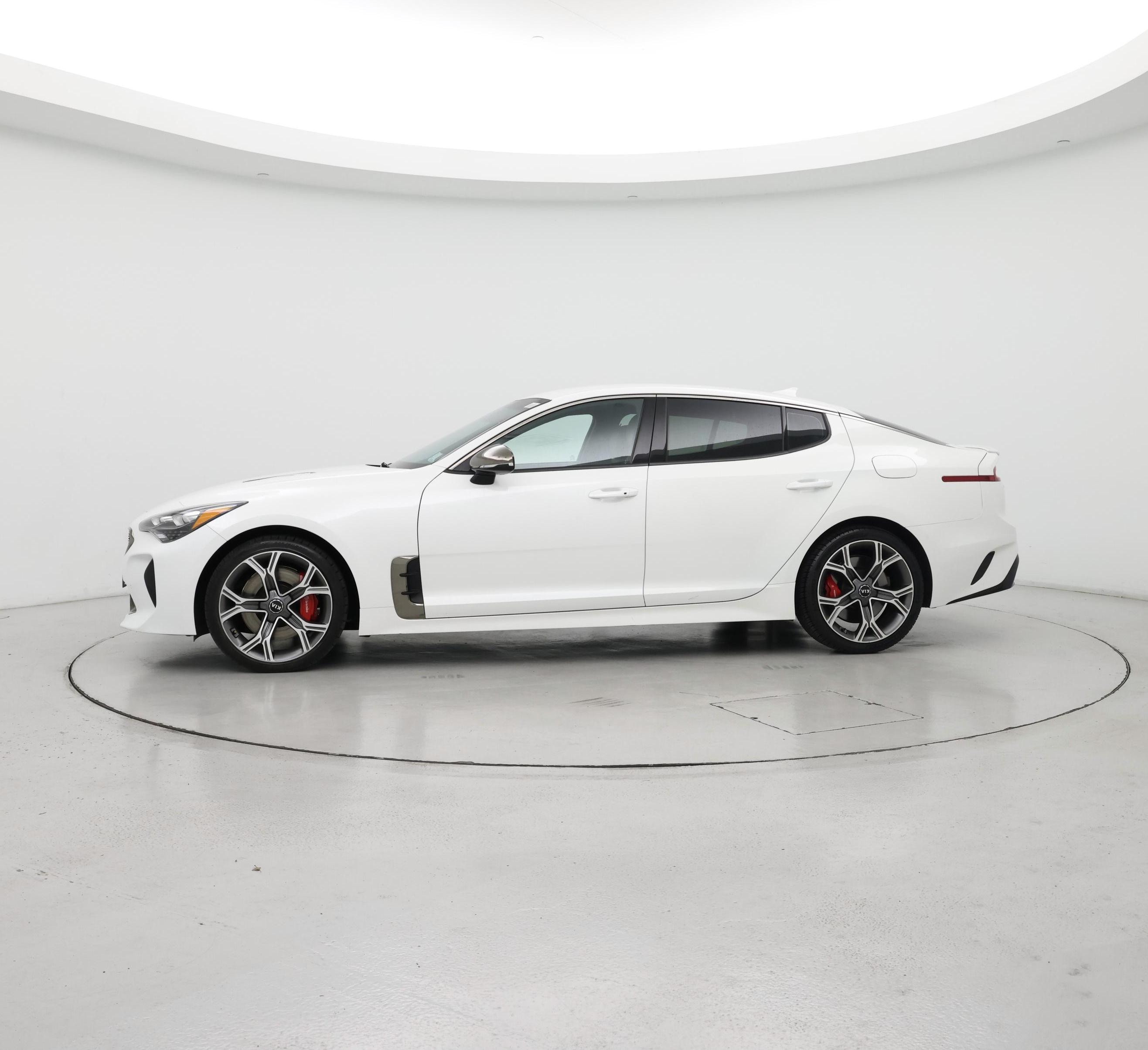 Thumbnail: 2019 Kia Stinger - 3