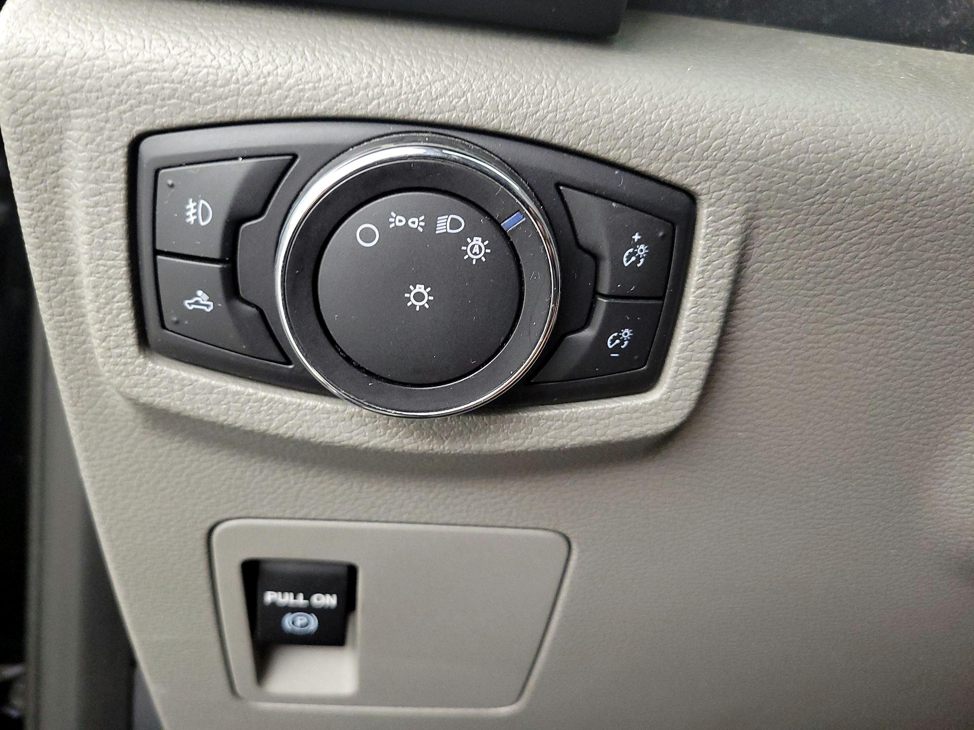 Thumbnail: 2016 Ford F-150 - 13