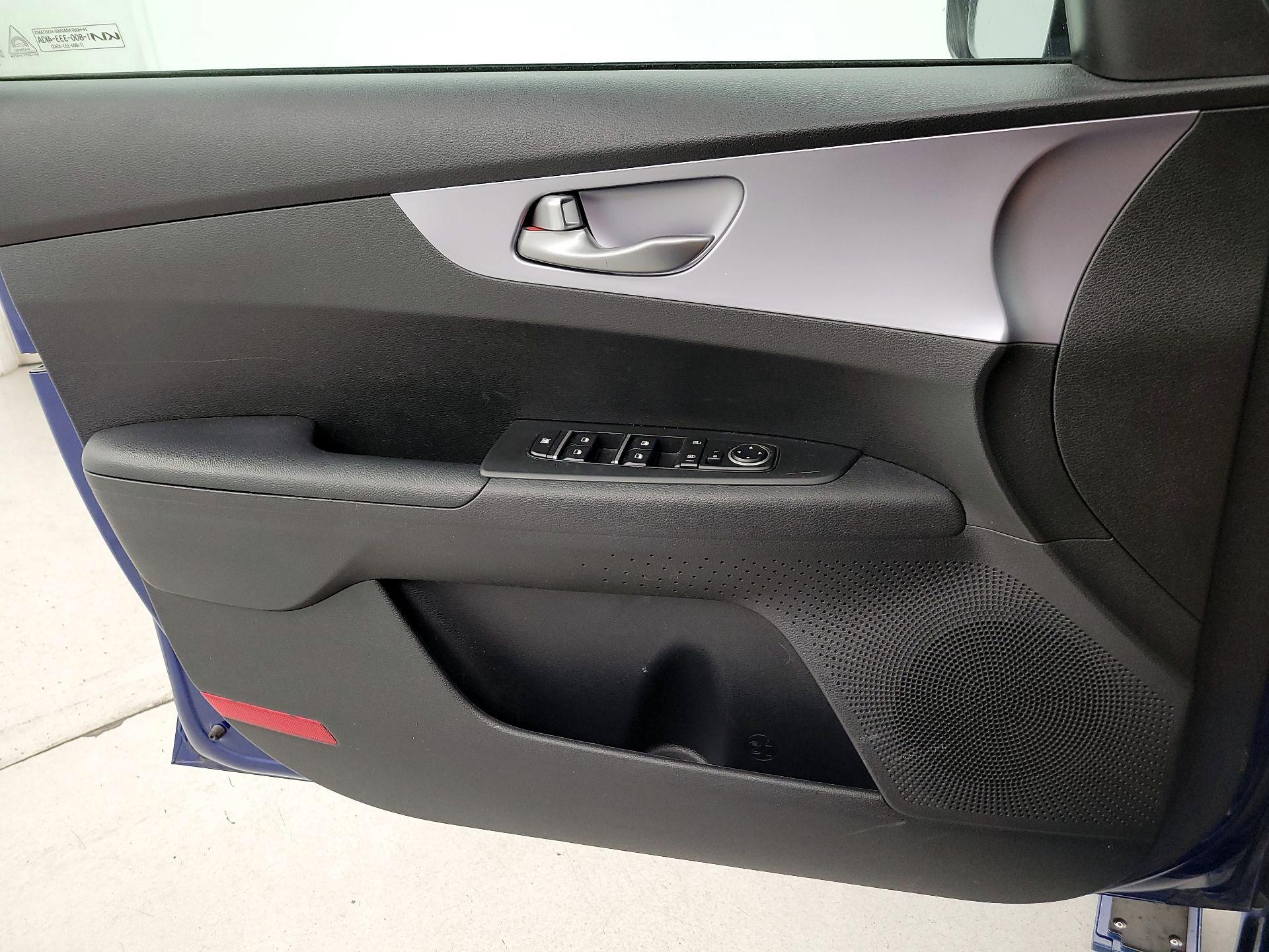 Thumbnail: 2022 Kia Forte - 12