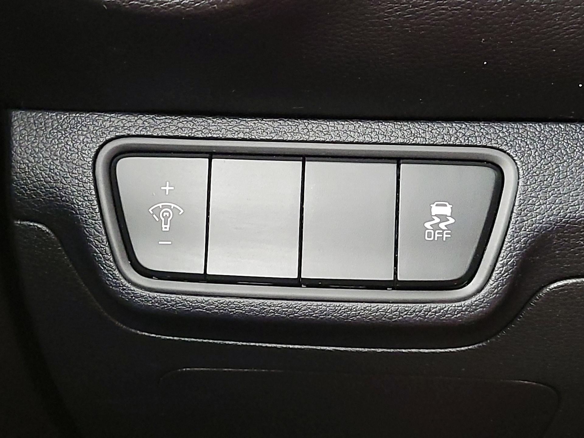 Thumbnail: 2022 Kia Forte - 13