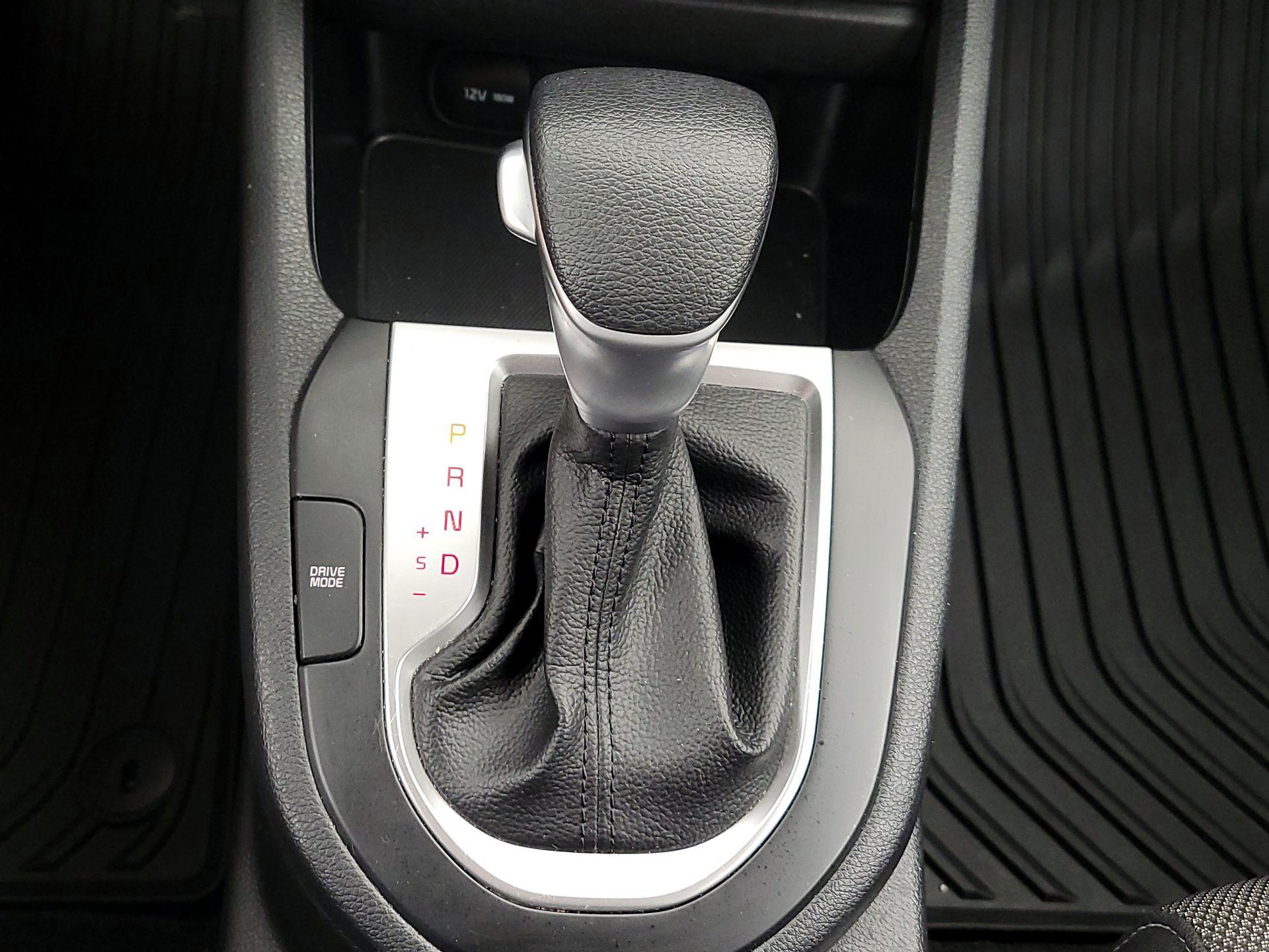 Thumbnail: 2022 Kia Forte - 17