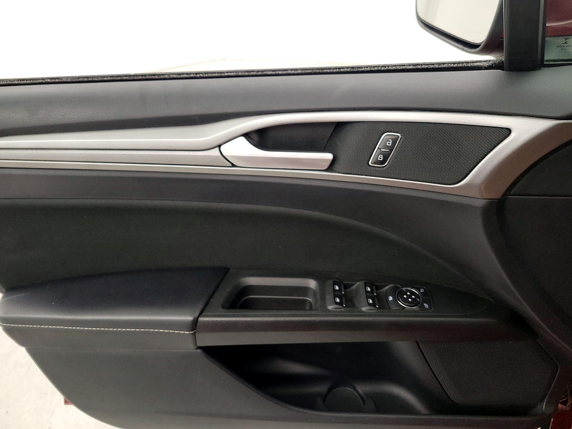 Thumbnail: 2019 Ford Fusion - 12