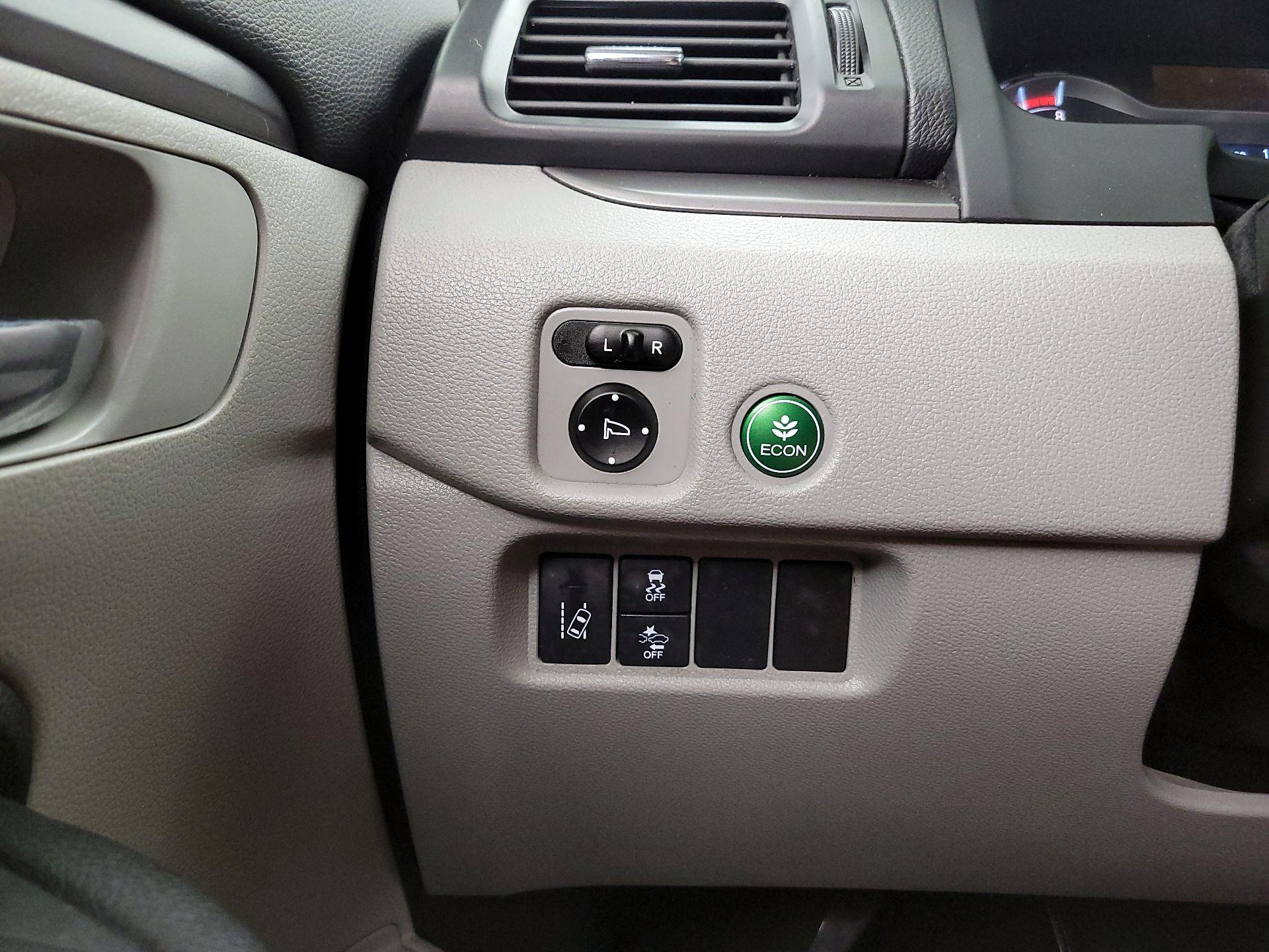 Thumbnail: 2016 Honda Pilot - 13