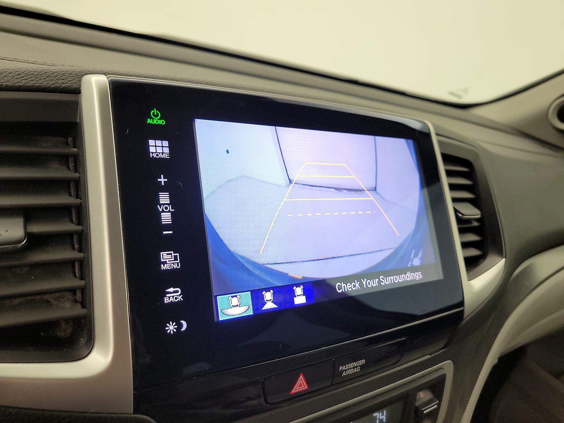 Thumbnail: 2016 Honda Pilot - 14