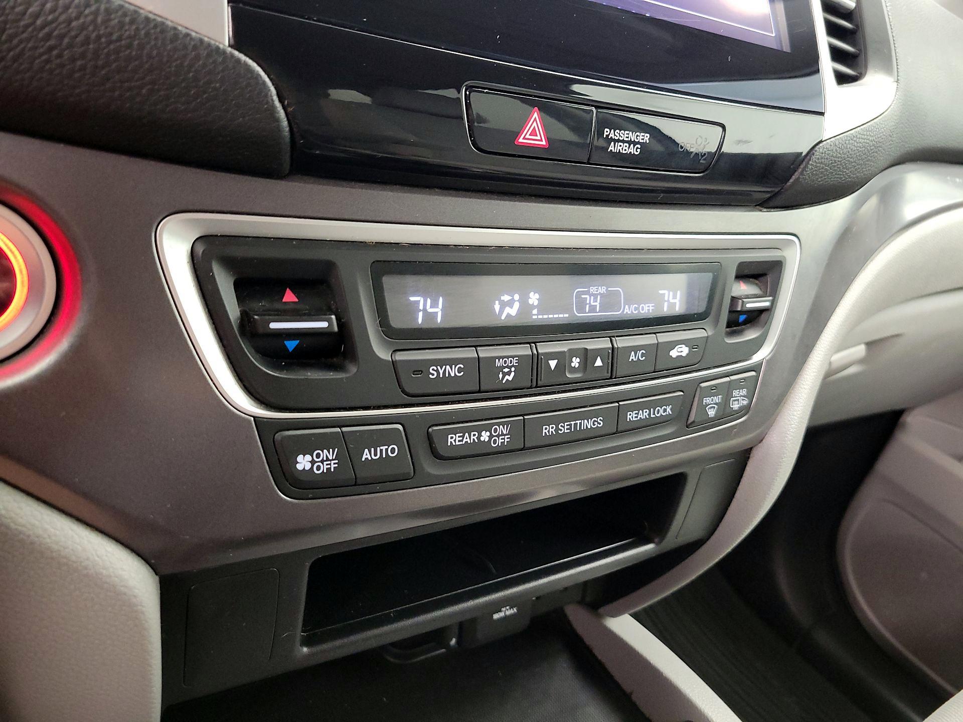 Thumbnail: 2016 Honda Pilot - 16