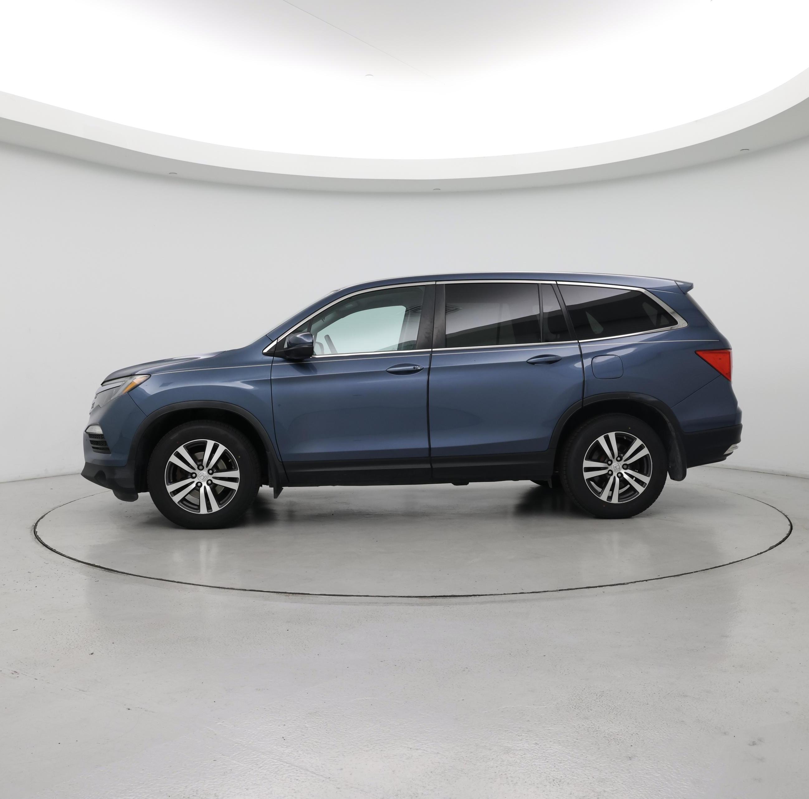 Thumbnail: 2016 Honda Pilot - 3