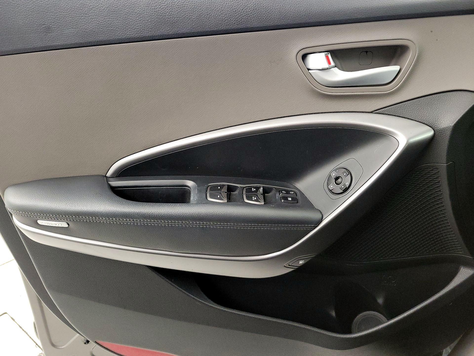 Thumbnail: 2018 Hyundai Santa Fe - 12