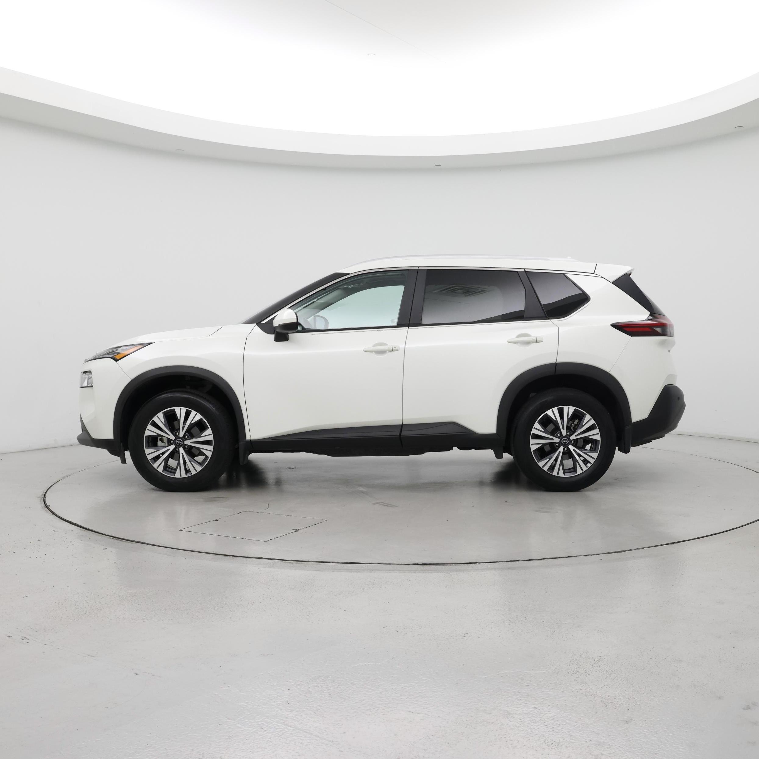 Thumbnail: 2022 Nissan Rogue - 3