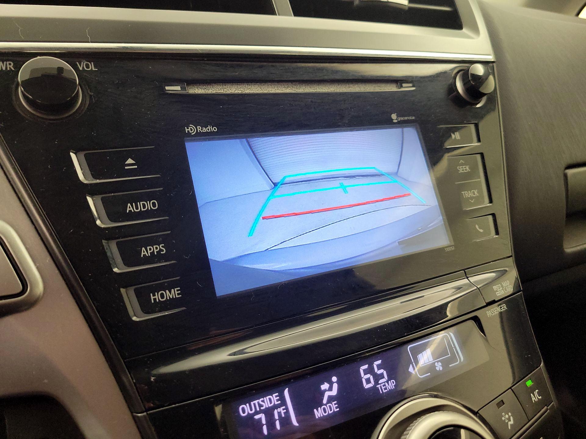 Thumbnail: 2015 Toyota Prius v - 15