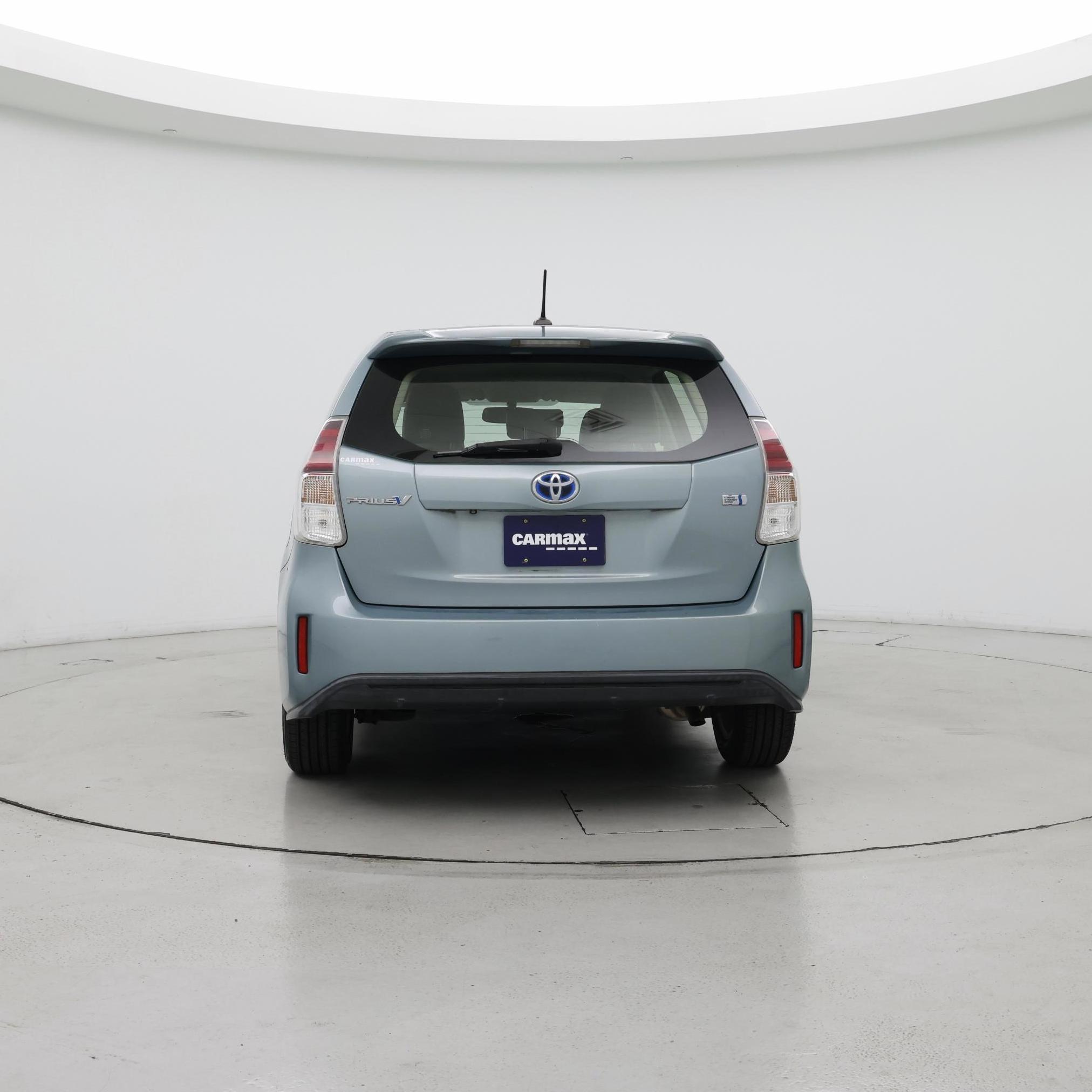 Thumbnail: 2015 Toyota Prius v - 6