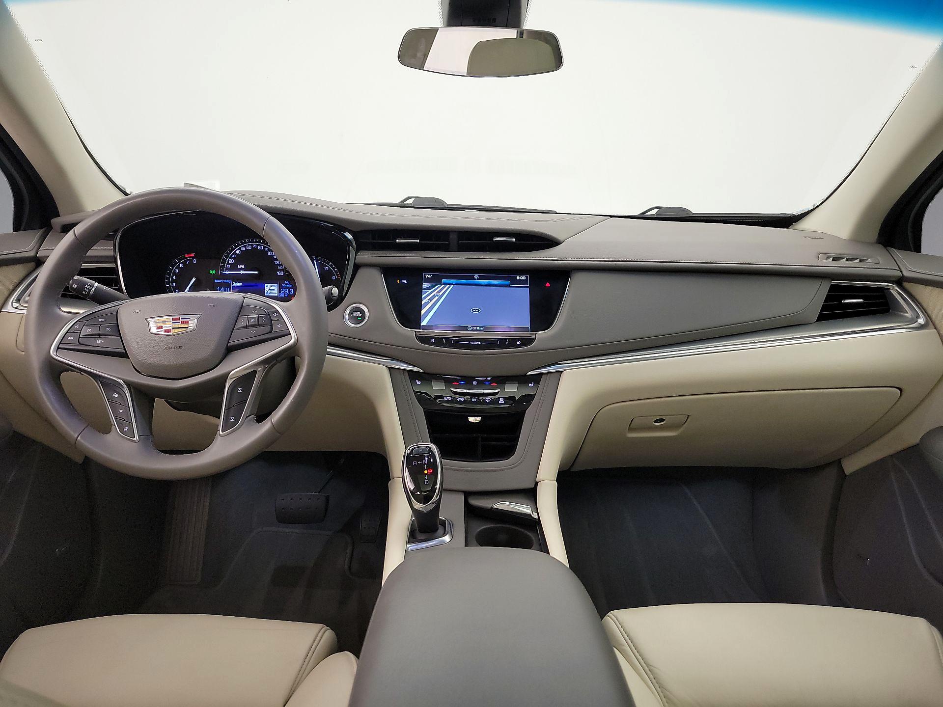 Thumbnail: 2017 Cadillac XT5 - 9
