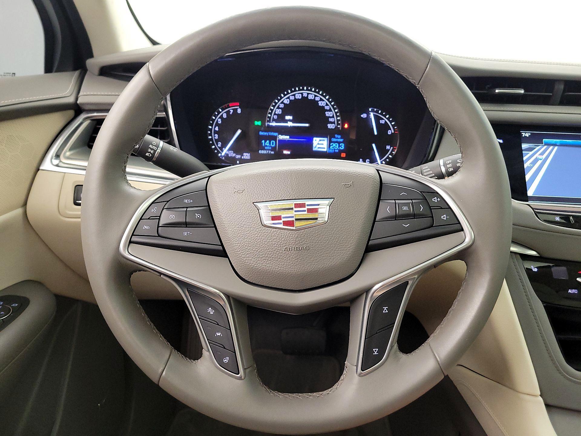 Thumbnail: 2017 Cadillac XT5 - 10