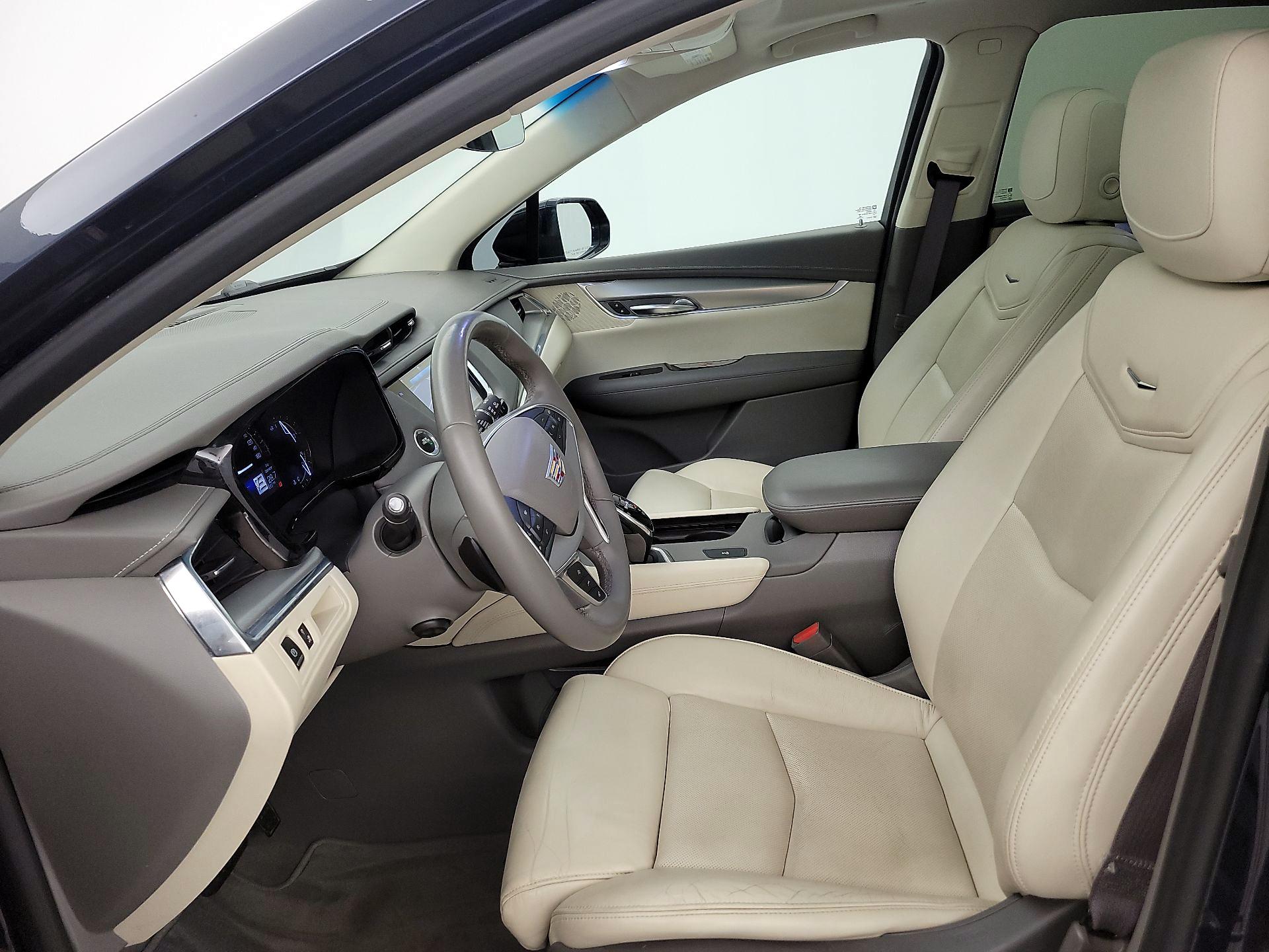 Thumbnail: 2017 Cadillac XT5 - 11