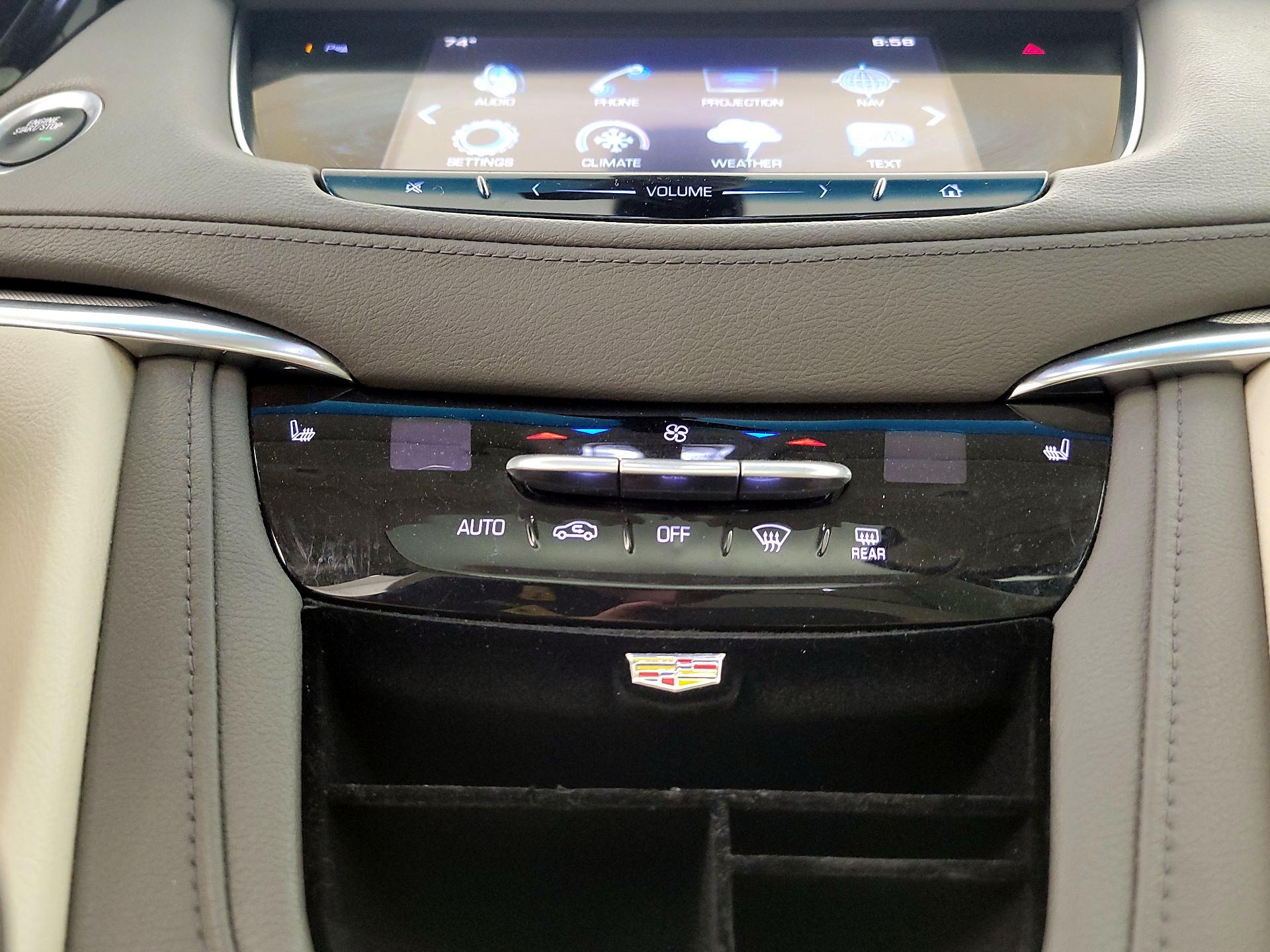 Thumbnail: 2017 Cadillac XT5 - 17