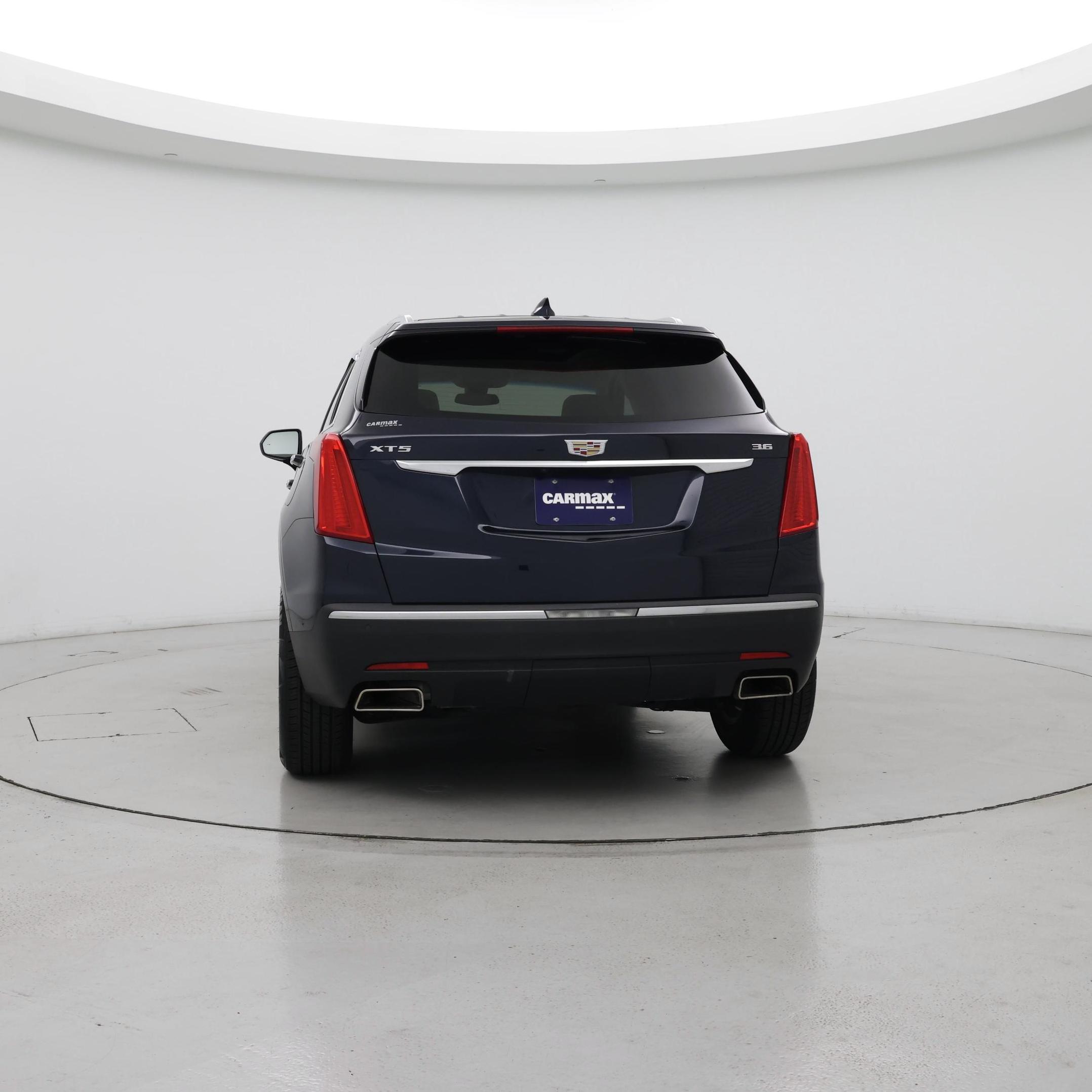 Thumbnail: 2017 Cadillac XT5 - 6
