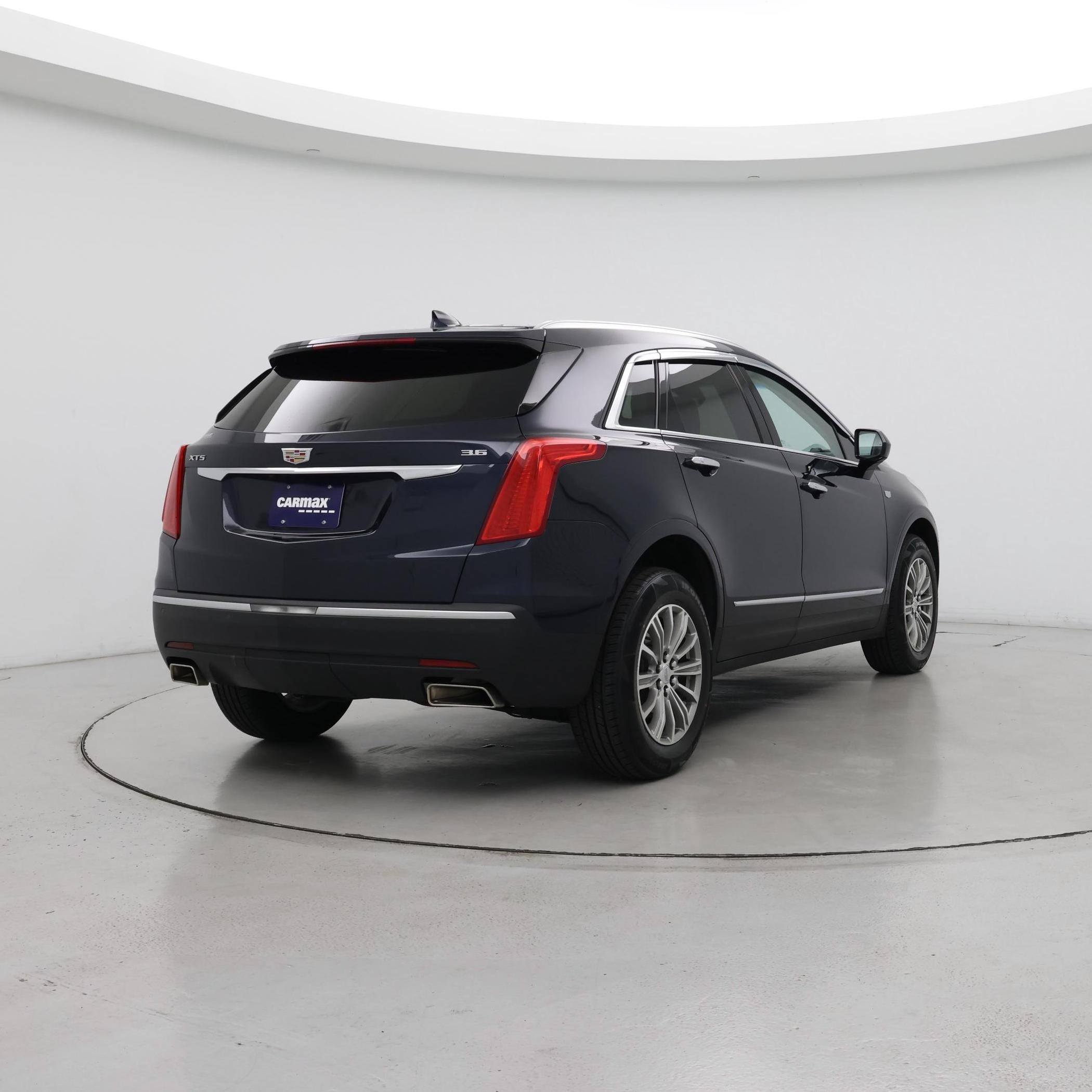 Thumbnail: 2017 Cadillac XT5 - 8