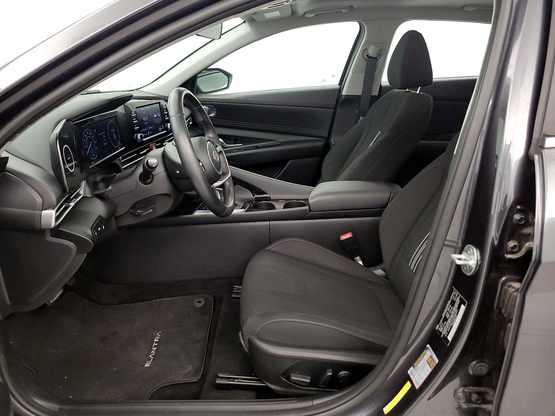 Thumbnail: 2021 Hyundai Elantra - 11