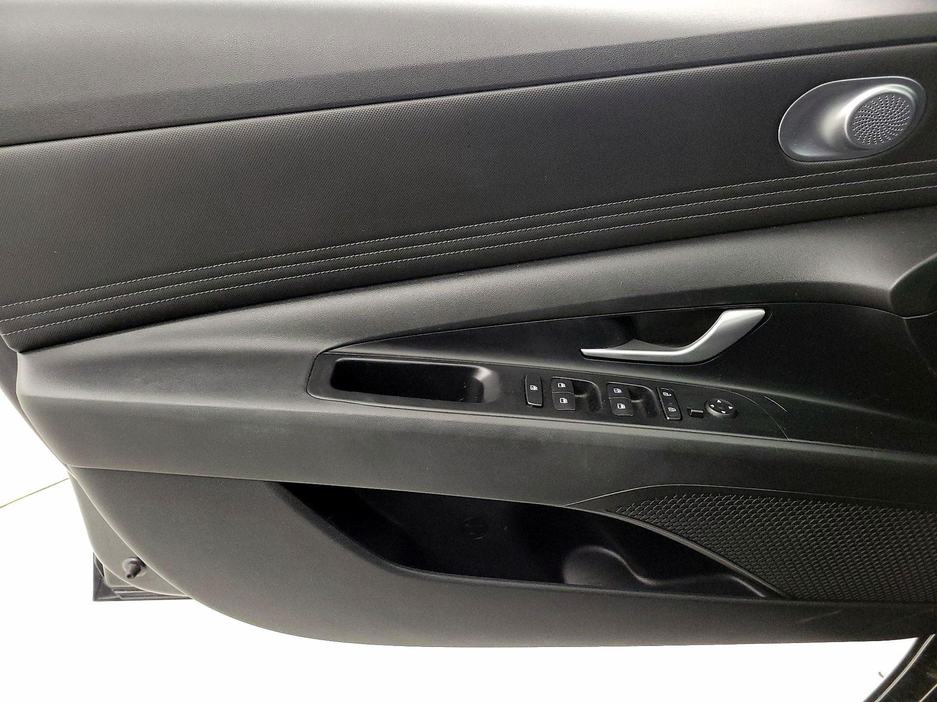Thumbnail: 2021 Hyundai Elantra - 12