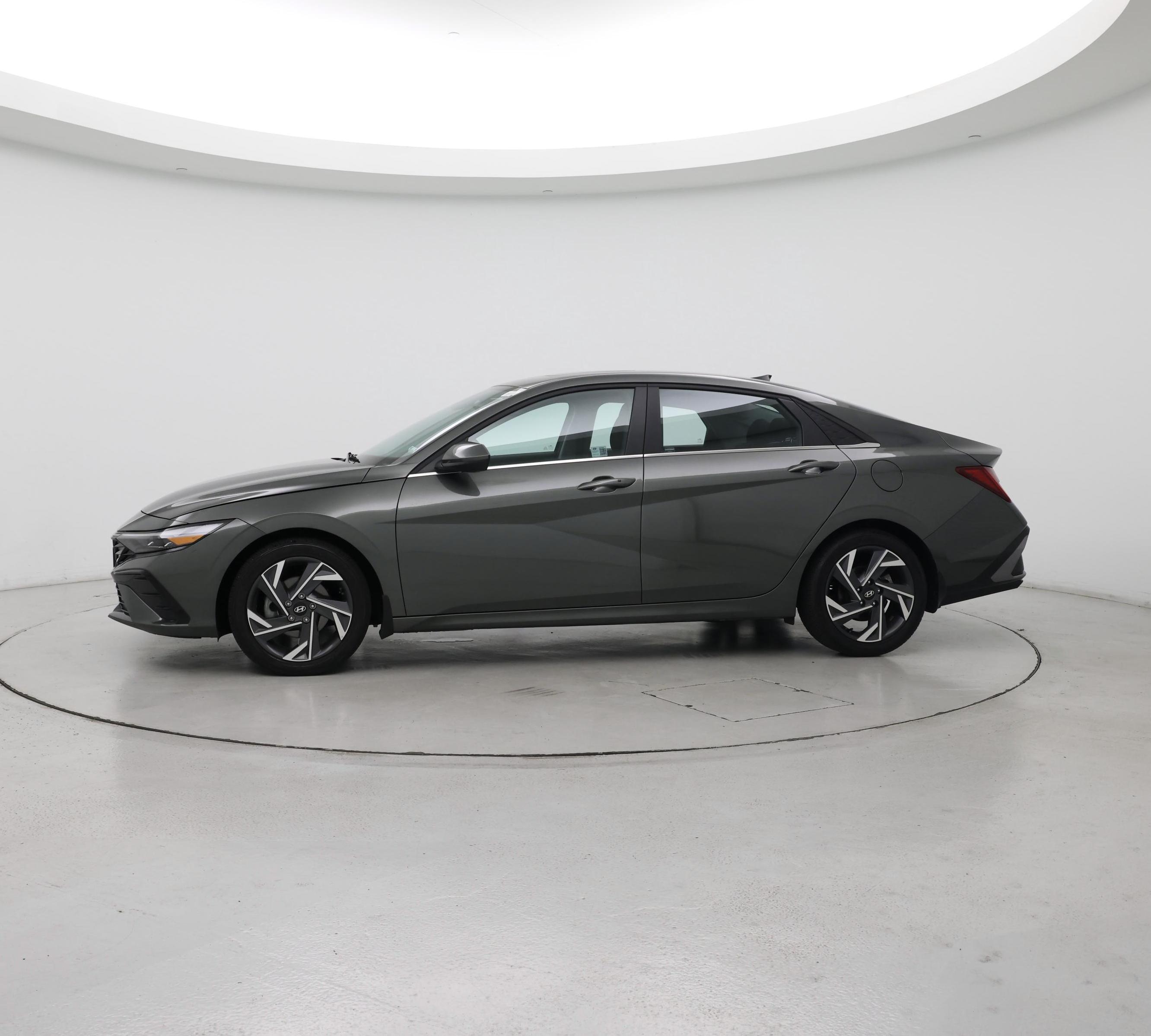 Thumbnail: 2024 Hyundai Elantra - 3