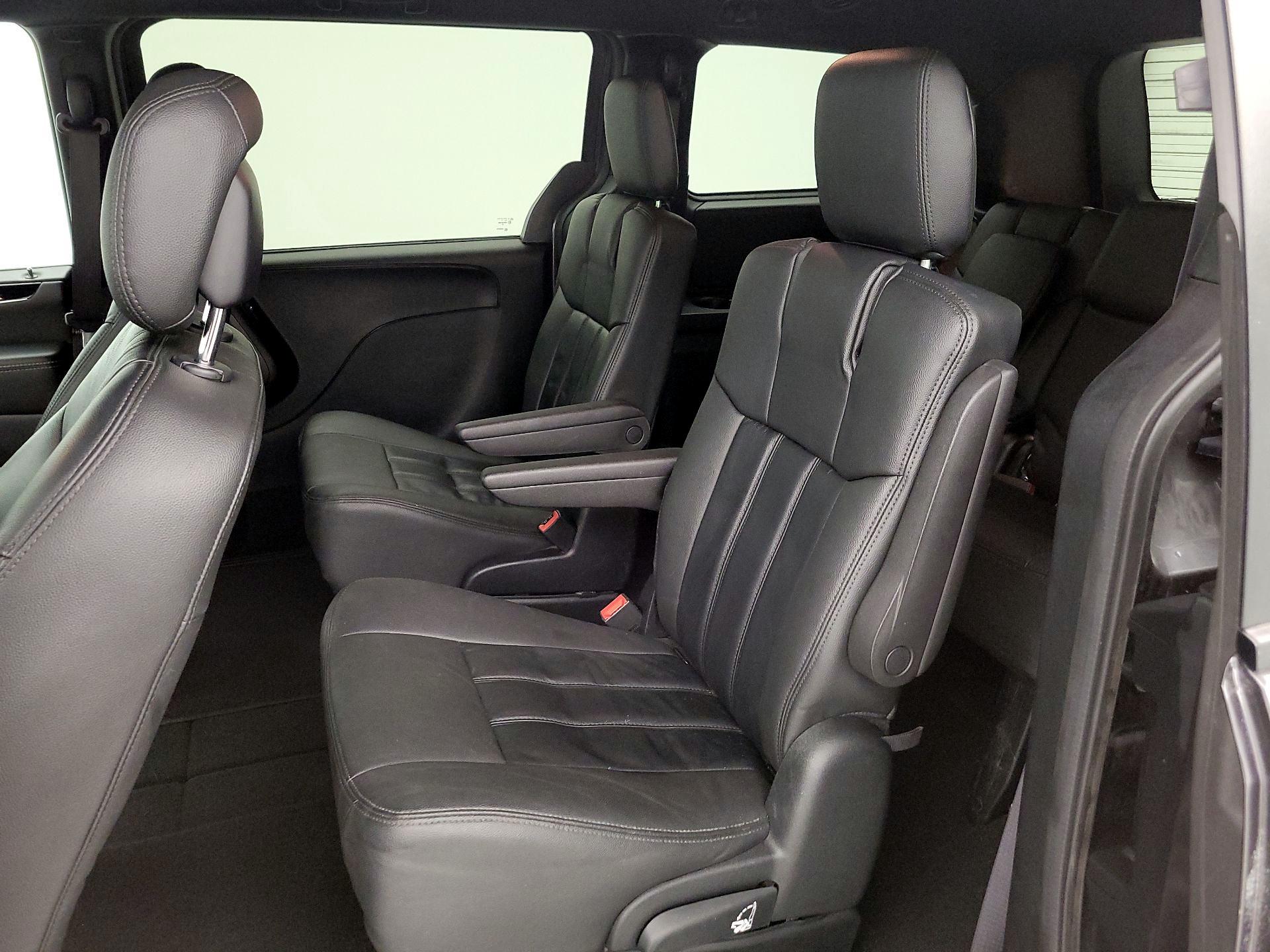 Thumbnail: 2017 Dodge Grand Caravan - 19