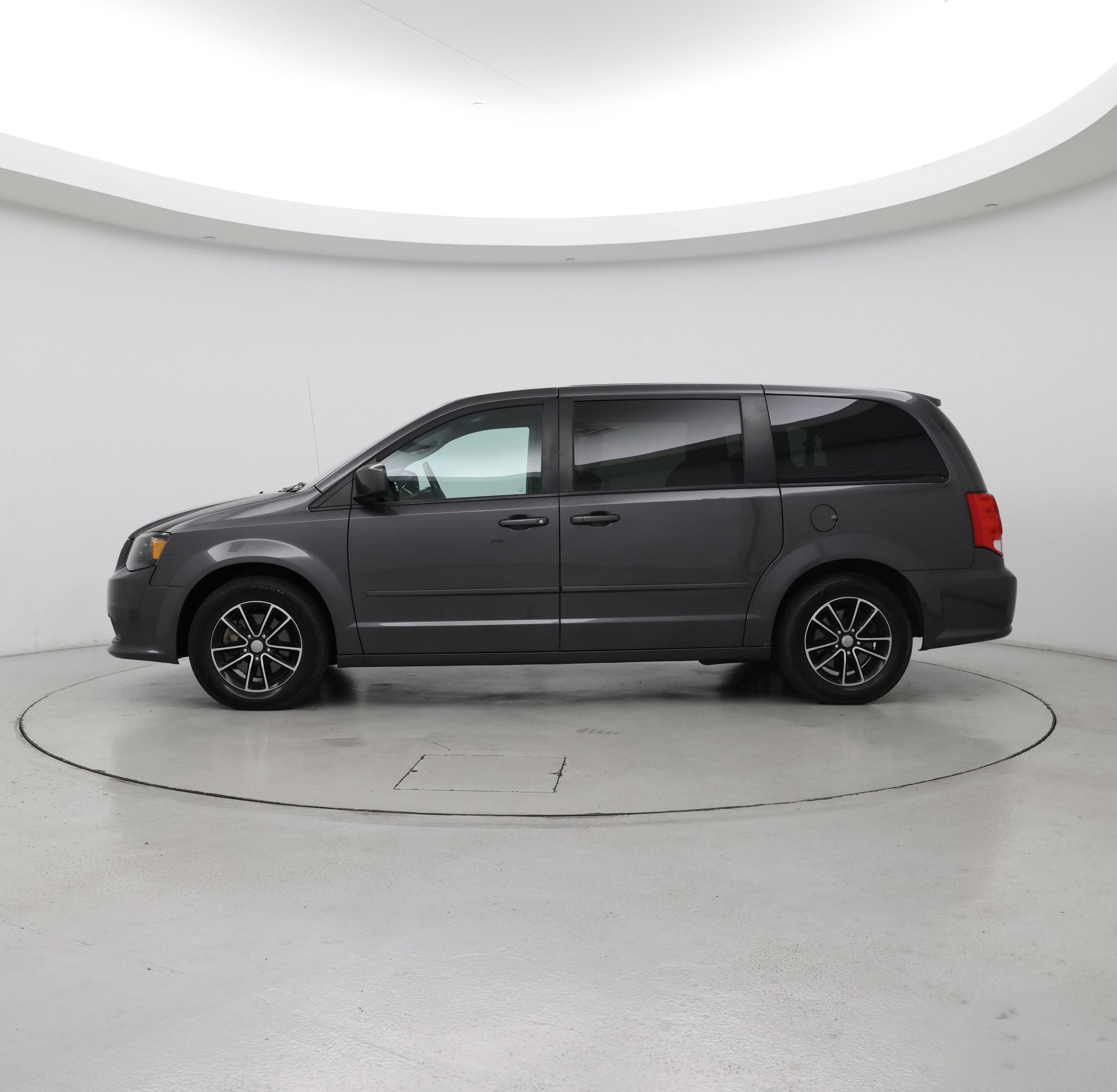 Thumbnail: 2017 Dodge Grand Caravan - 3