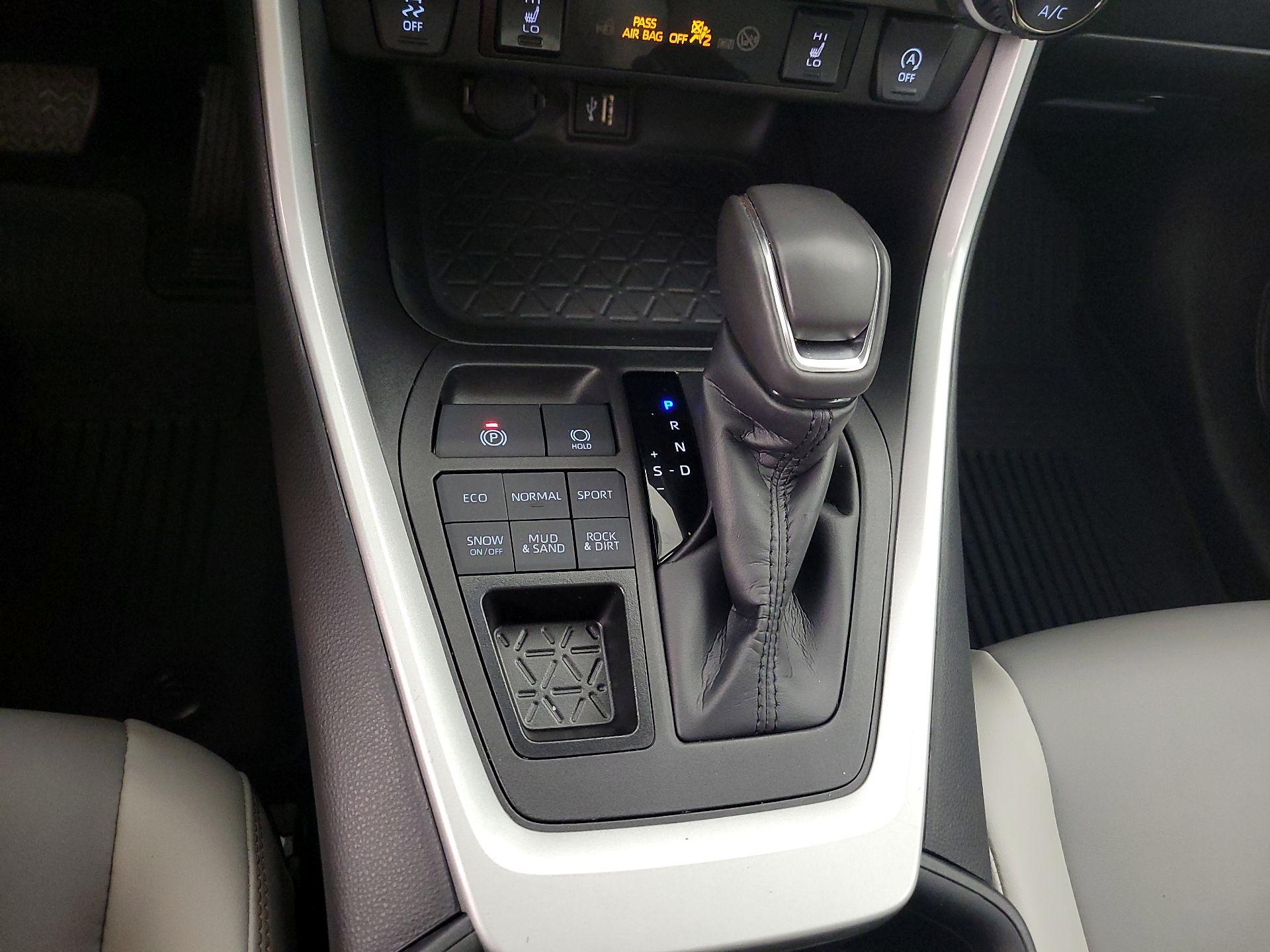 Thumbnail: 2024 Toyota RAV4 - 17