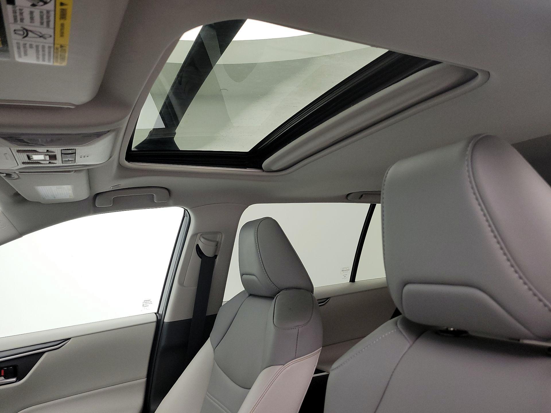 Thumbnail: 2024 Toyota RAV4 - 19