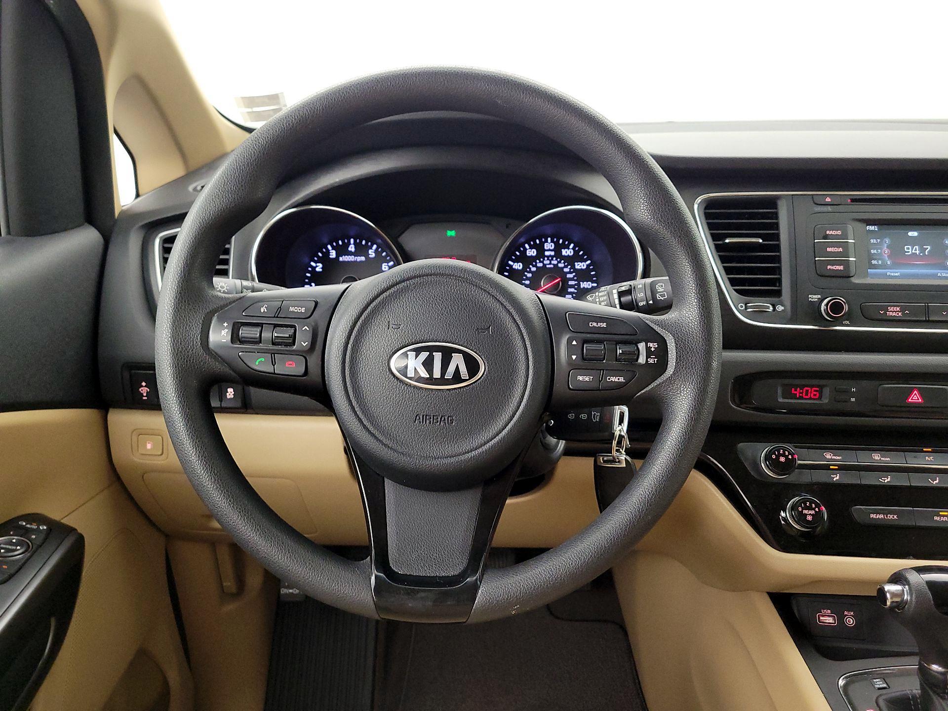 Thumbnail: 2016 Kia Sedona - 10